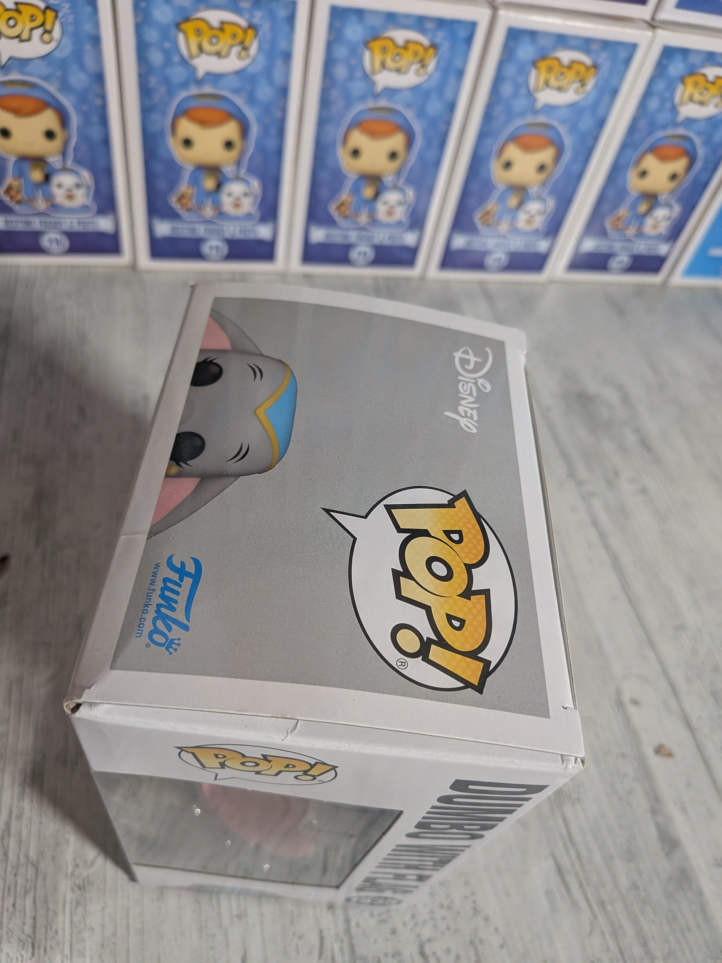 Funko Pop Disney #1535 - Dumbo mit Fahne (Geöffnet/Beschädigte Verpackung)