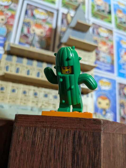 Lego Minifigures : Cactus Girl