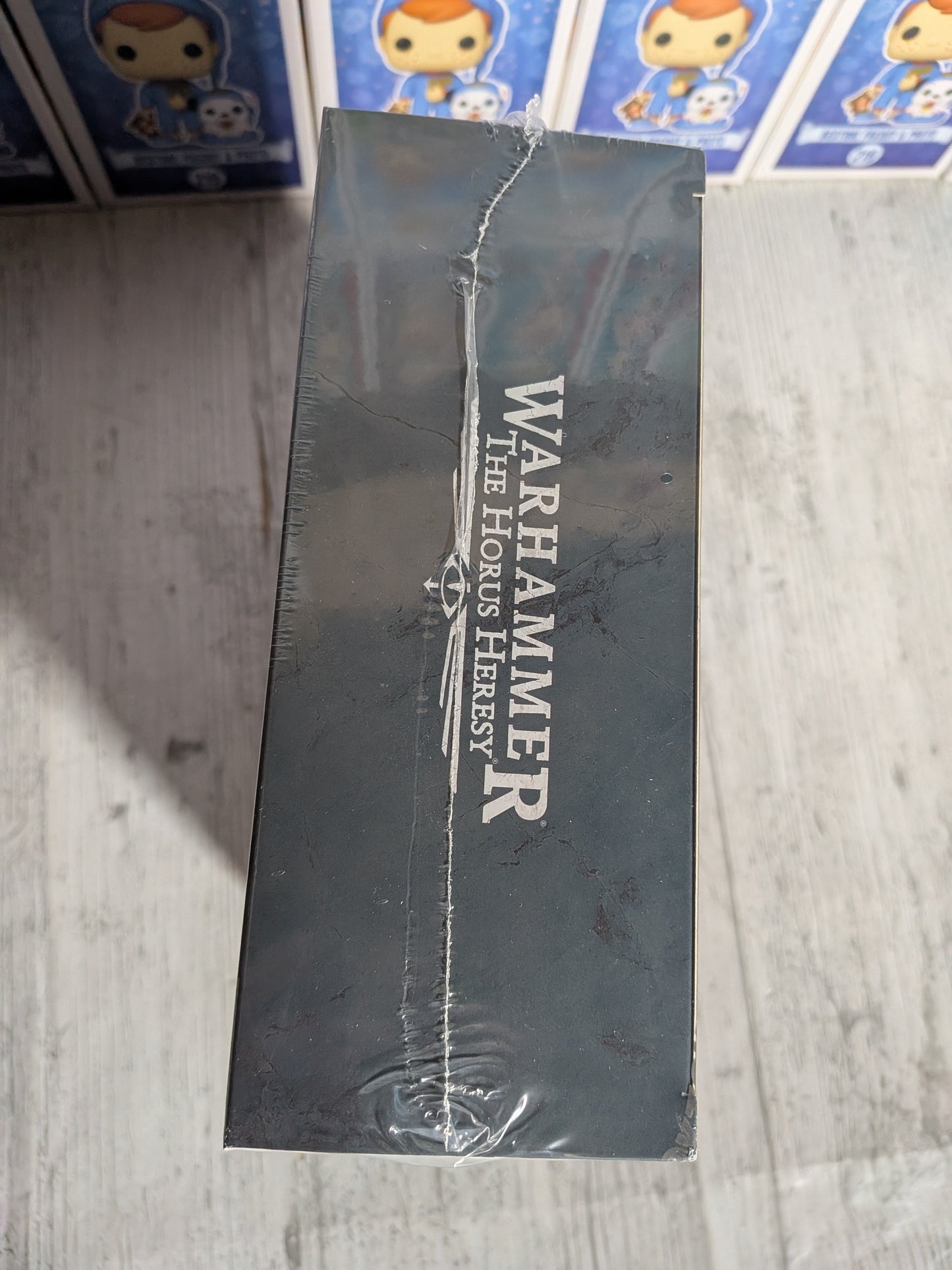 JoyToy Warhammer The Horus Heresy - Legio Custodes Aquilon Terminator Squad Aquilon with Lastrum Storm Bolter (13,7cm)