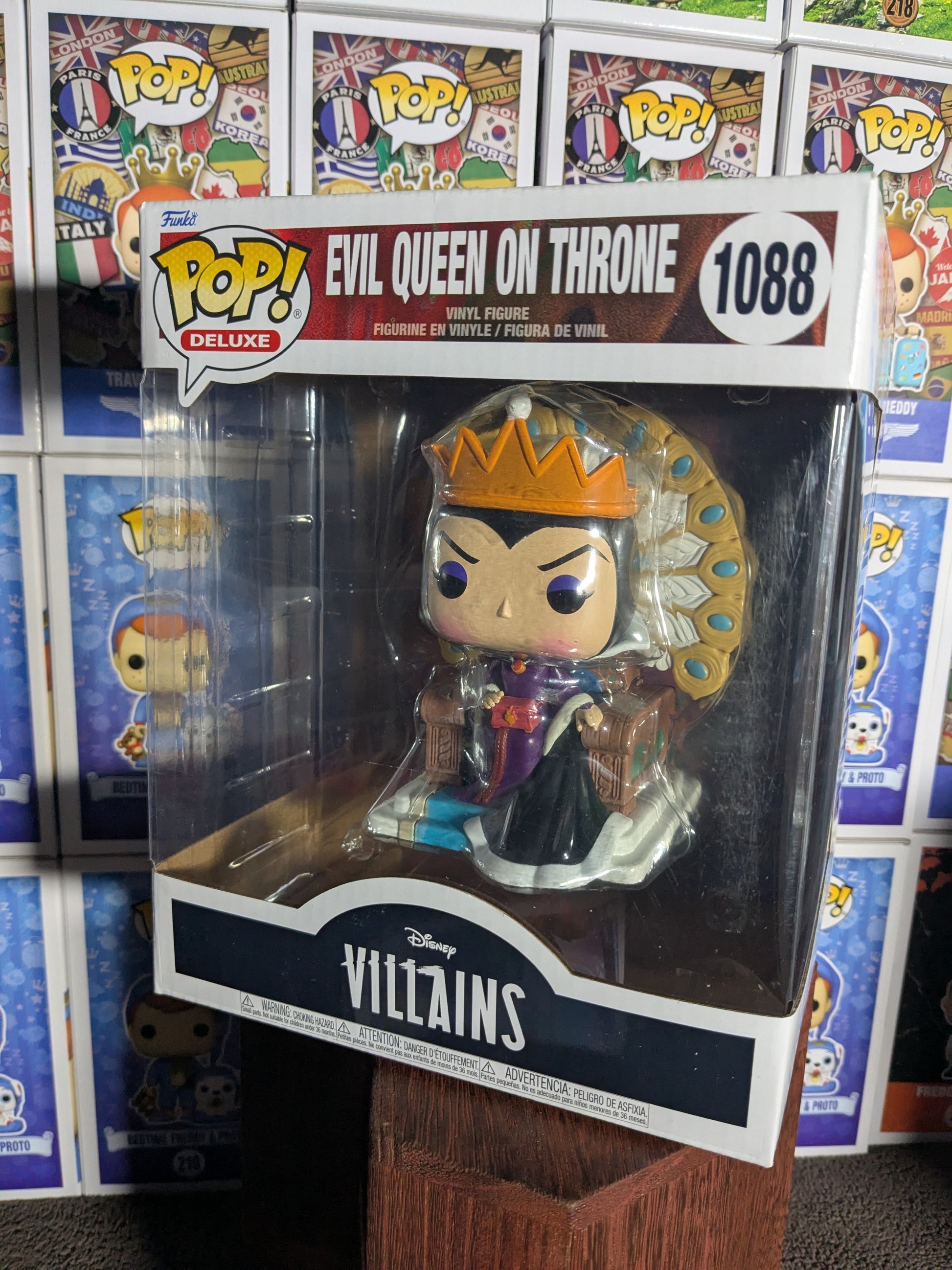 Funko pop 1088 : Evil Queen on Throne - CapyToys