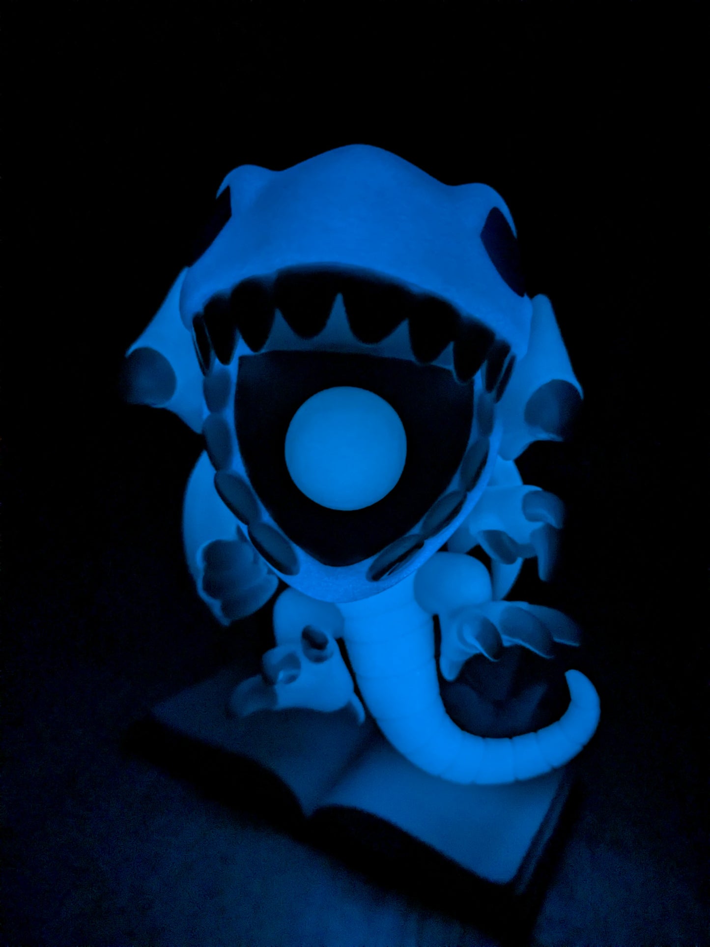 Funko pop 1478 : Blue-Eyes Toon Dragon (Glow/Damaged Box/Opened)