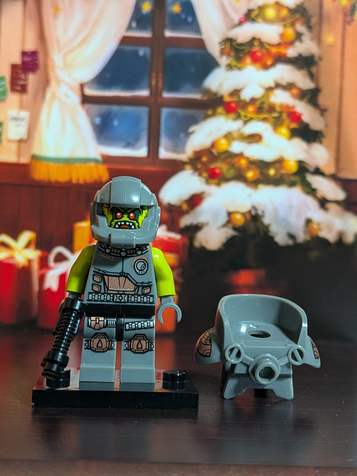 LEGO Minifigures - Alien Avenger