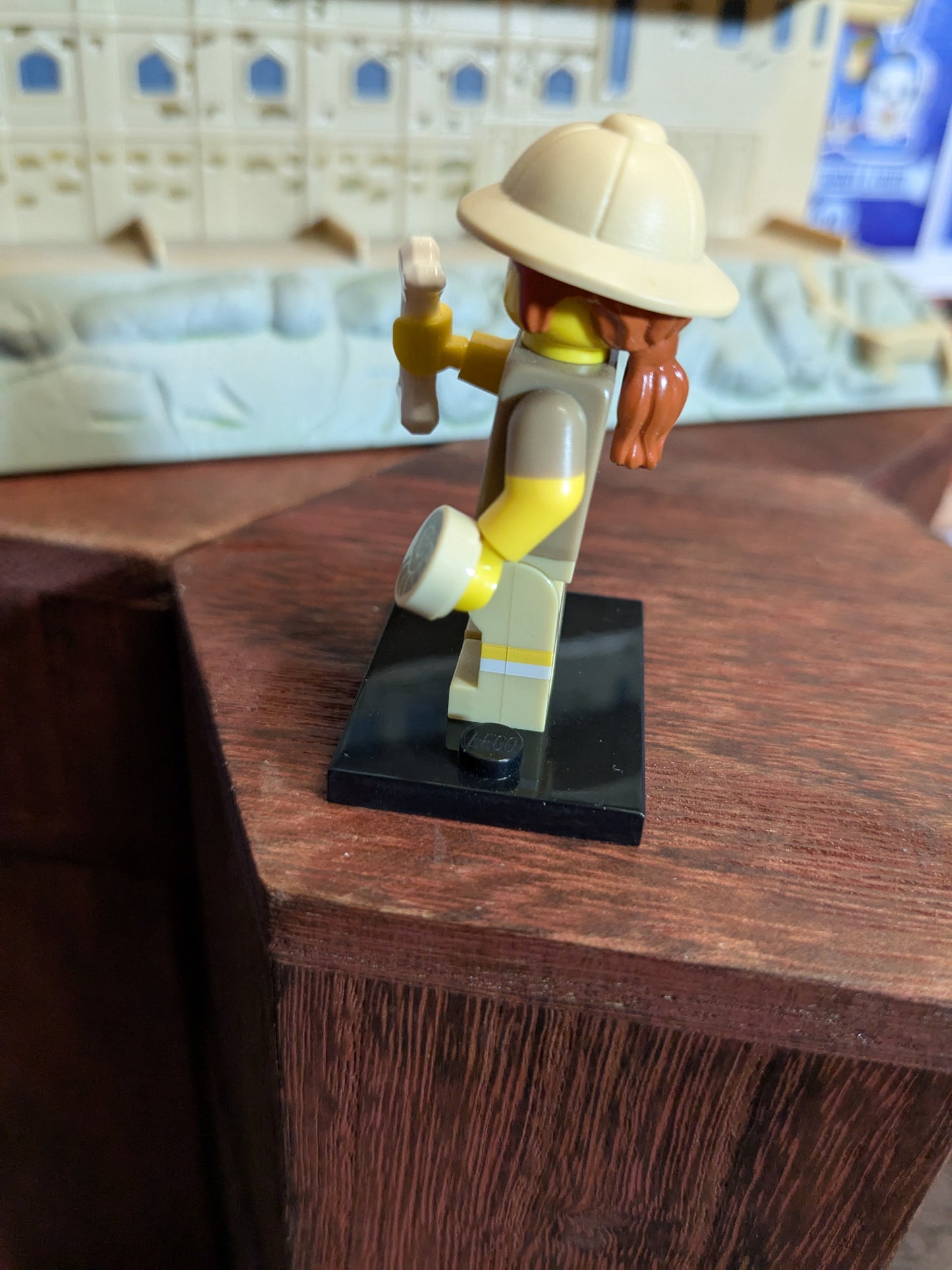 Lego Minifigures : Dinosaur Tracker