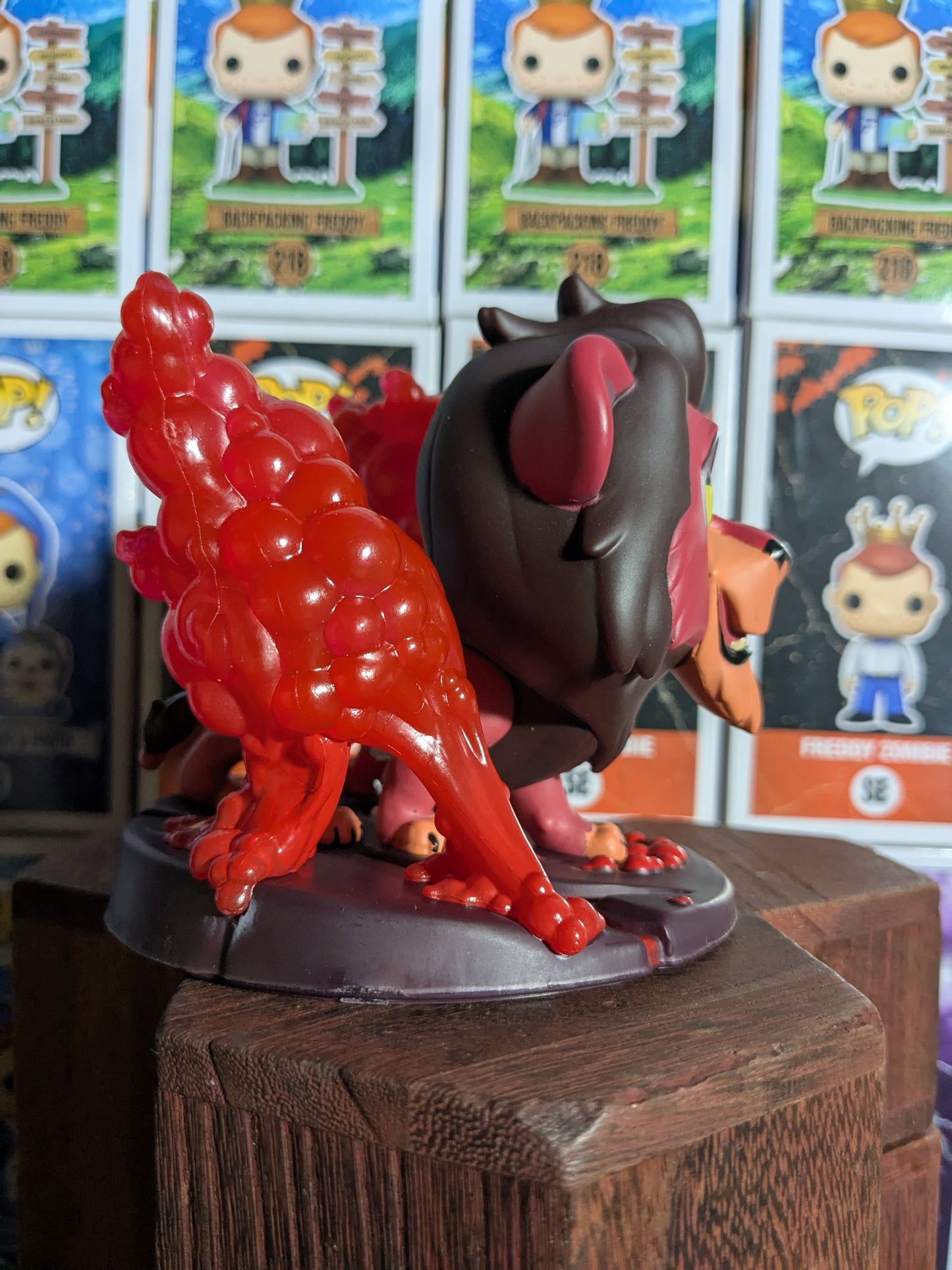 Funko pop 544 : Scar with Flames (Chase / Destroyed Box/ Plastic)
