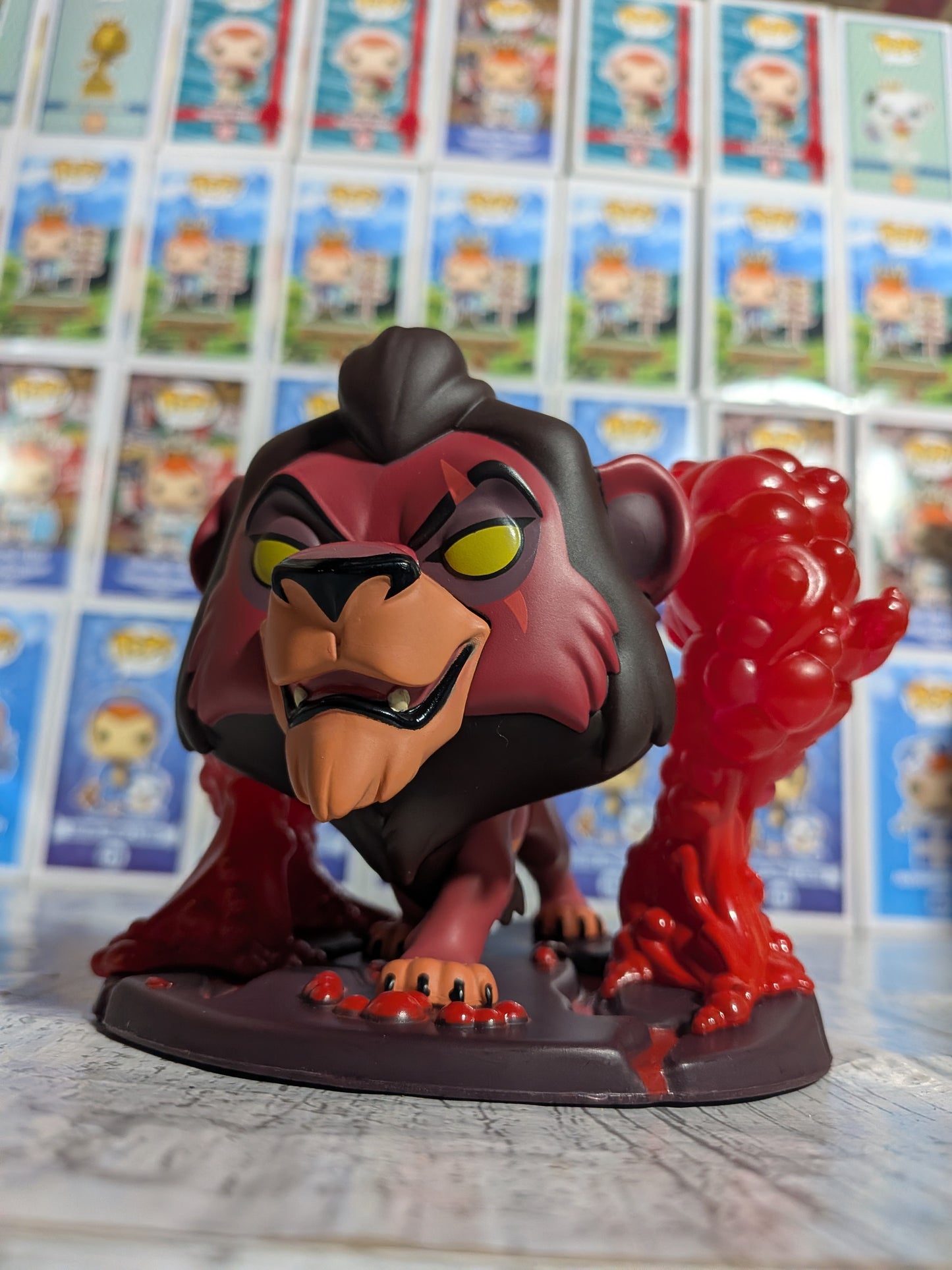 Funko Pop Disney Der König der Löwen #544 - Scar mit Flammen (Chase / Zerstörte Box / Plastik)