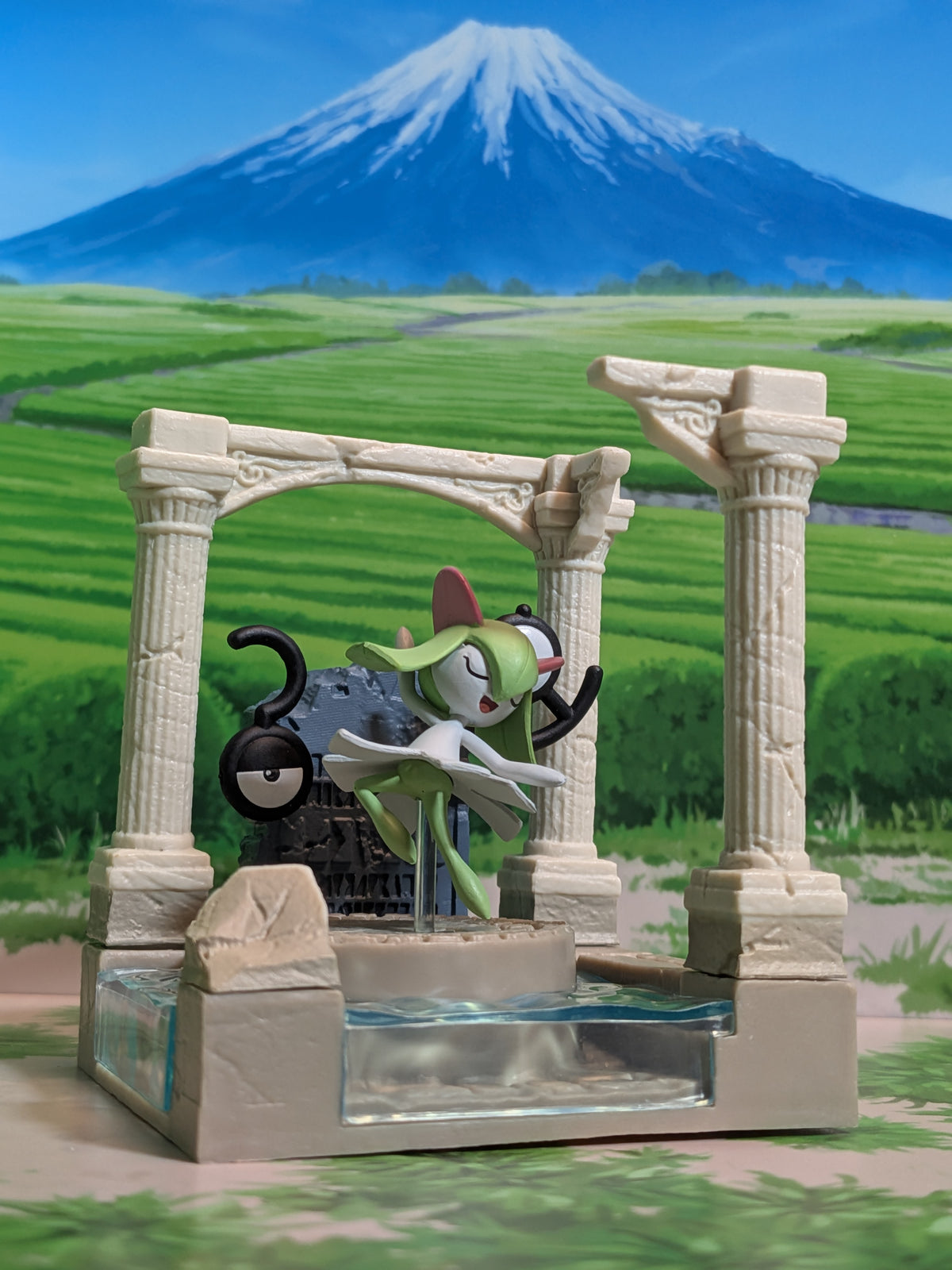 Re-Ment Pokémon: Diorama Collection - Ancient Castle Ruins - Kirlia & Zarbi | Kirlia & Unown | Kilia & Anōn (~10cm)