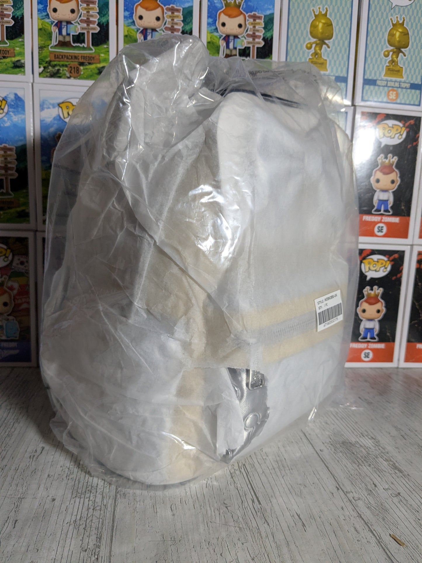 Loungefly : Minnie Mouse Mettalic Quilted Mini Backpack 🎀