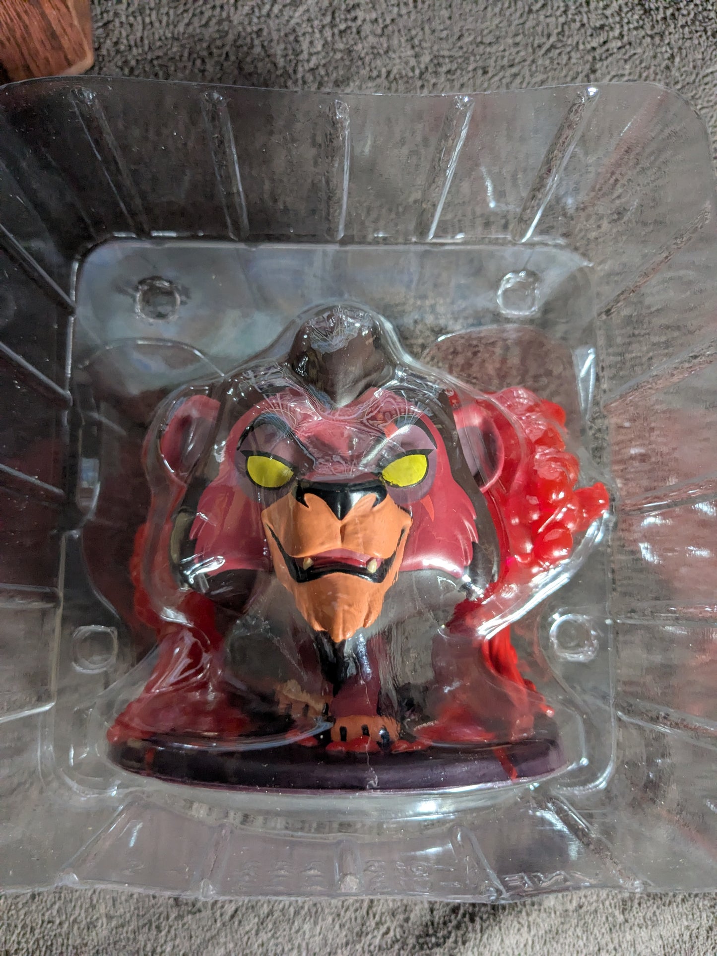 Funko pop 544 : Scar with Flames (Chase / Destroyed Box/ Plastic)