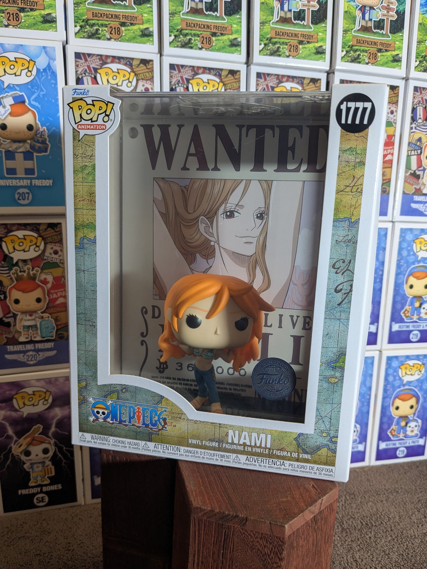 Funko pop 1777 : Nami Wanted Poster (Damaged box)
