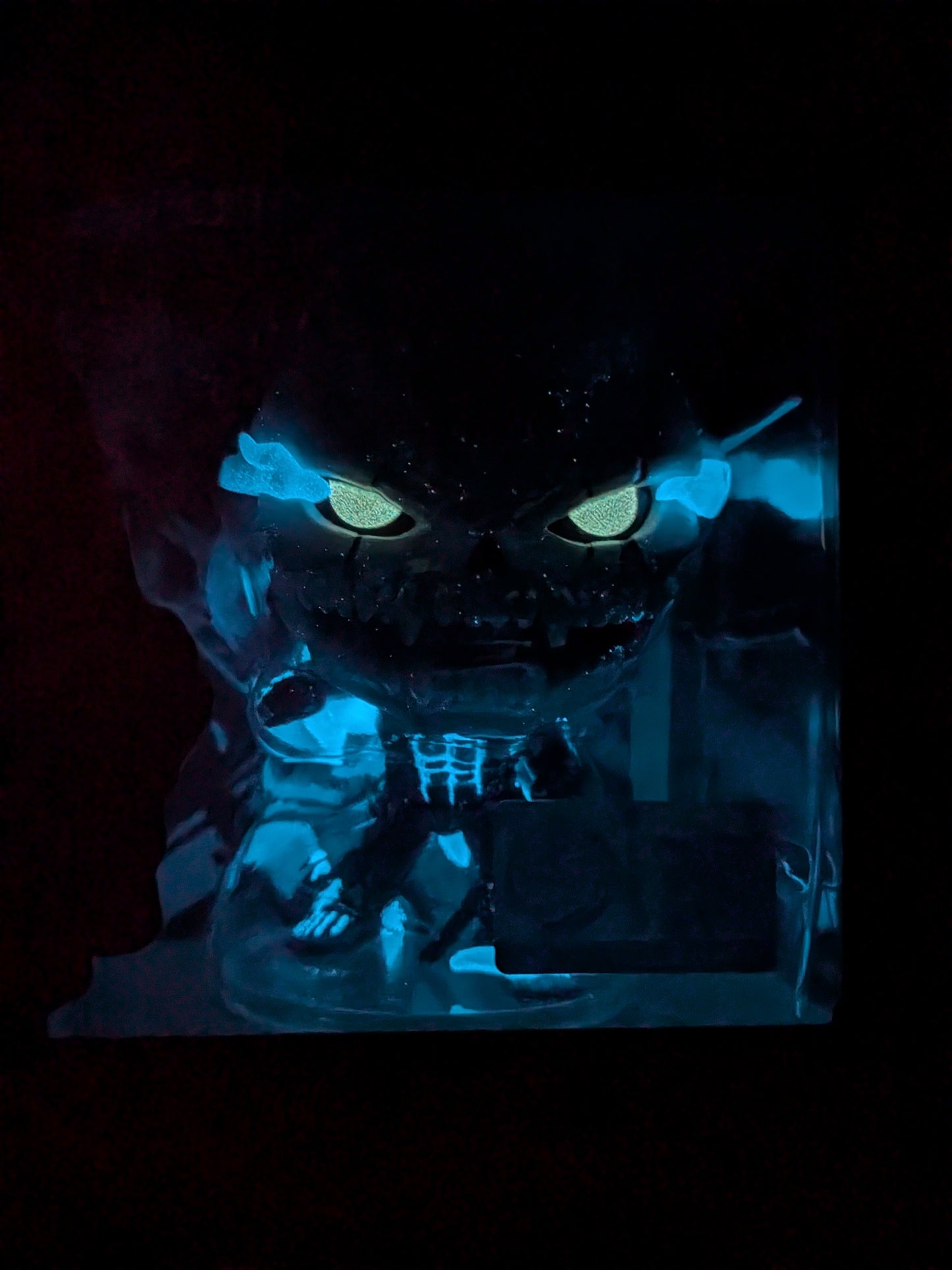 Funko pop Kaiju No. 8 #2084 - Kaiju No. 8 (Chase)