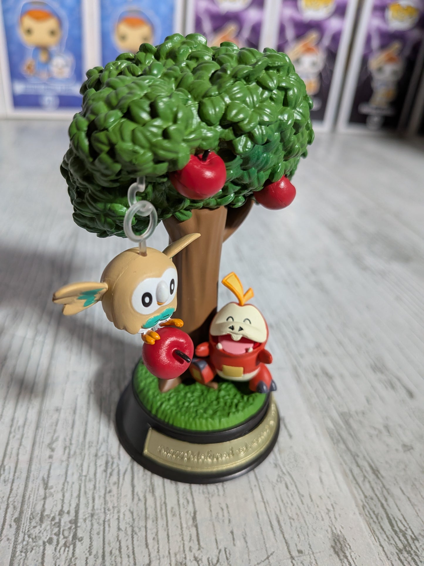 Re-Ment Pokémon Swing Vignette Collection Vol.3 - Brindibou & Chochodile | Rowlet & Fuecoco (~10cm)