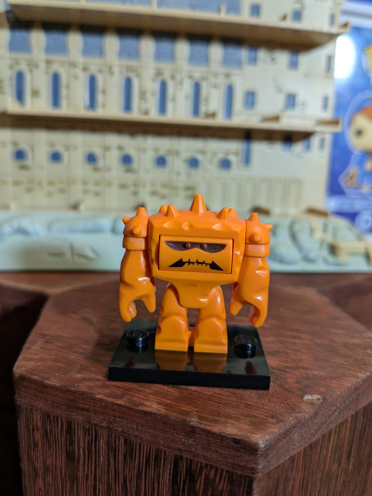 Lego Minifigures : Chunk