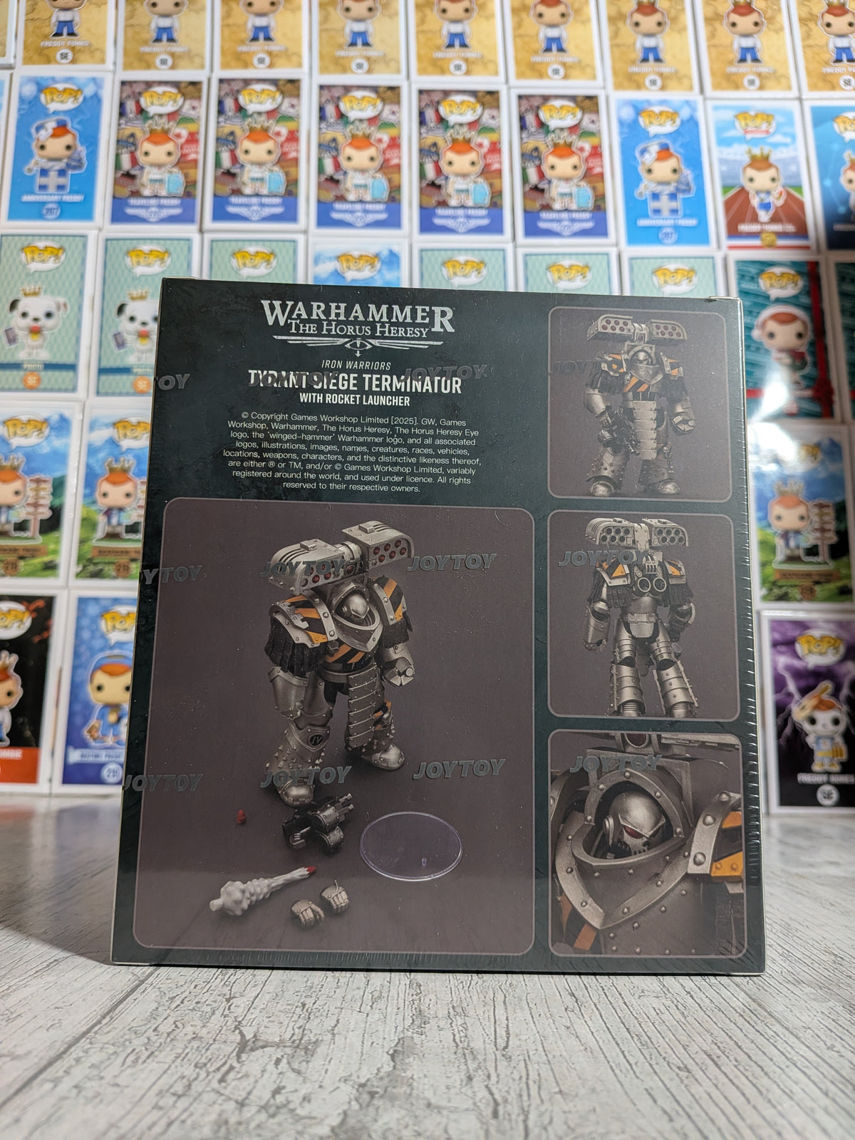 JoyToy Warhammer The Horus Heresy - Iron Warriors Tyrant Siege Terminator with Rocket Launcher (13.7cm)