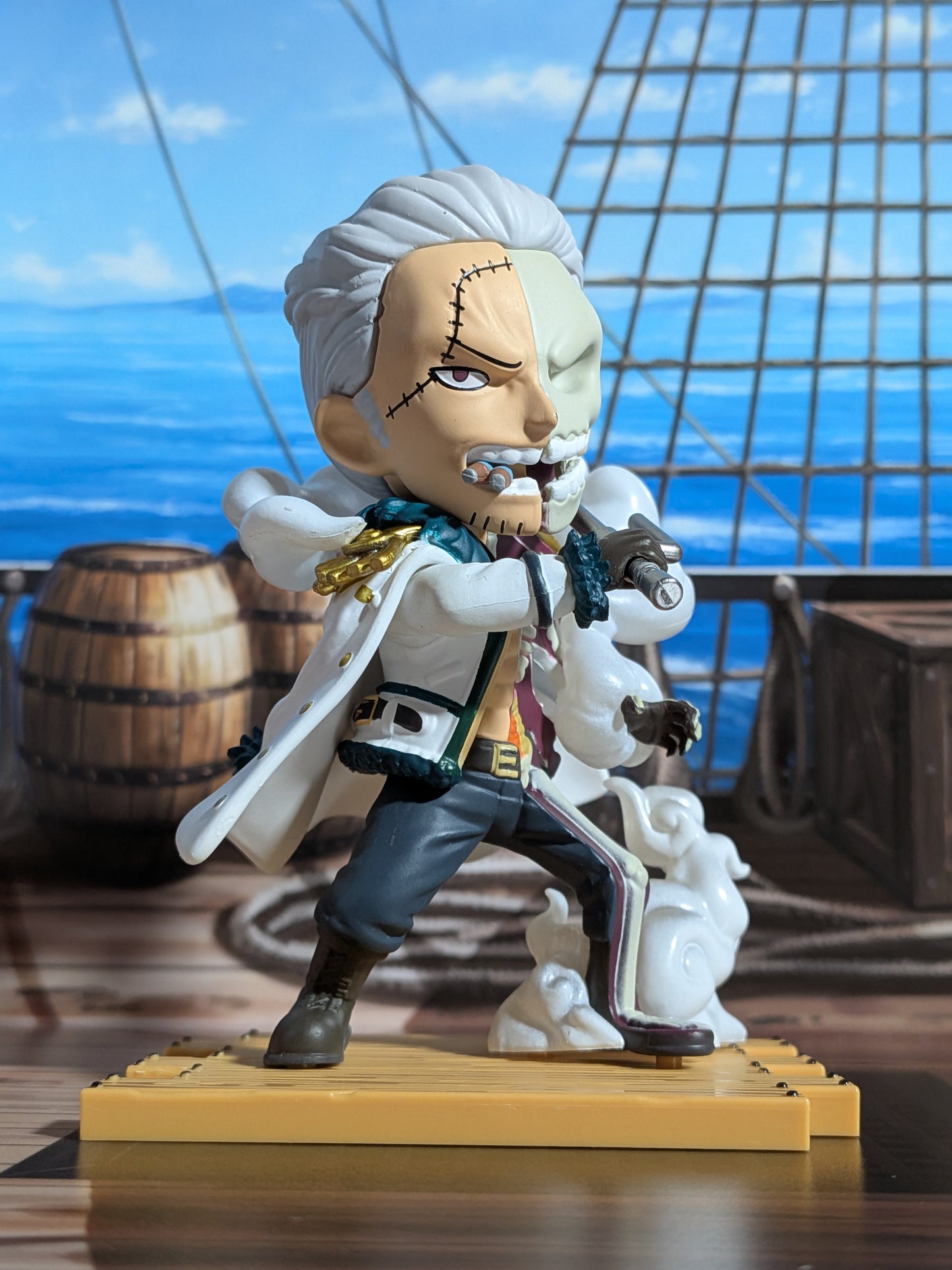 Mighty Jaxx - One Piece Freeny's Hidden Dissectibles Marines Edition - Smoker (~10cm)