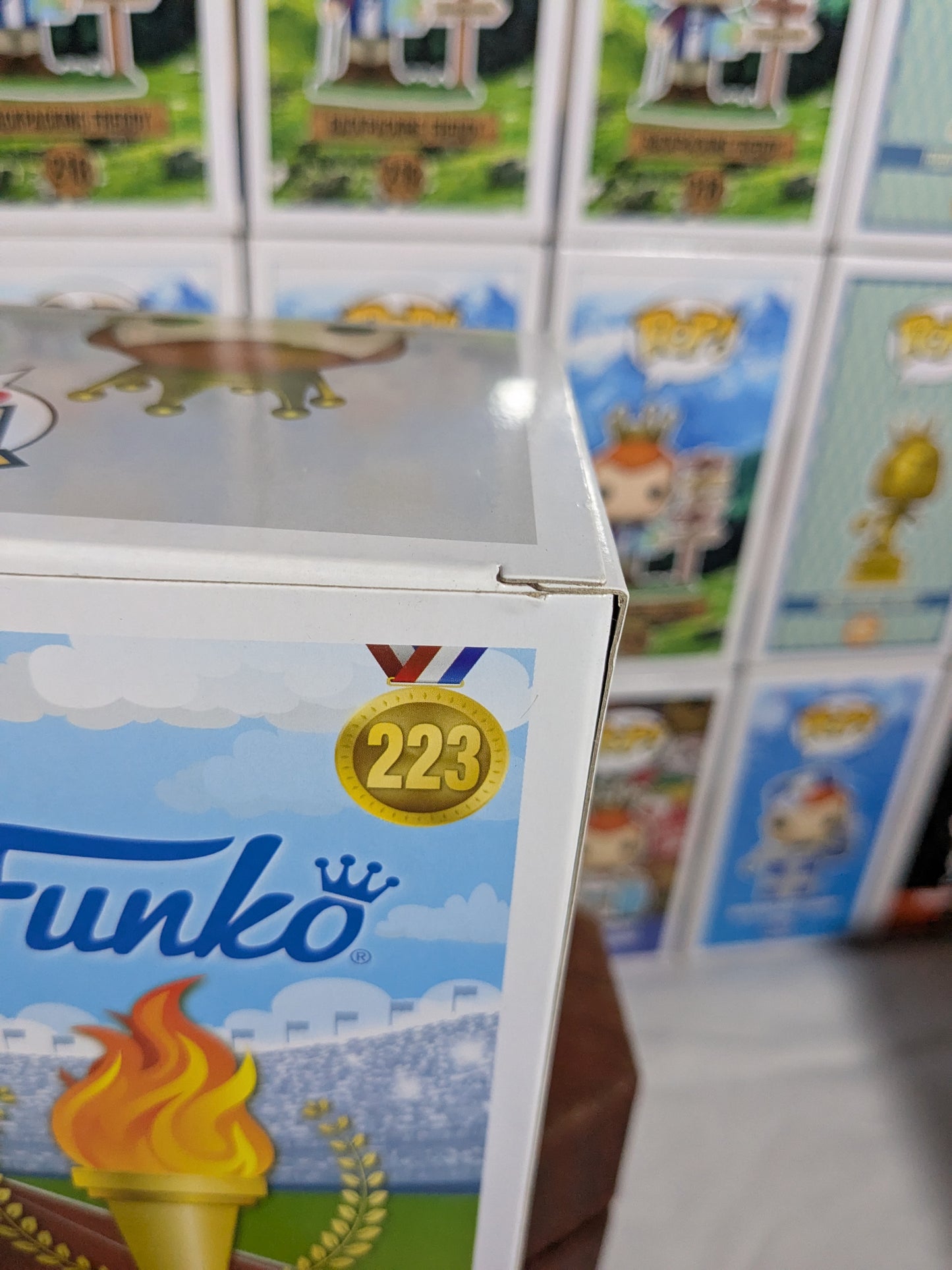 Funko pop 223 : Freddy Funko Torch Bearer