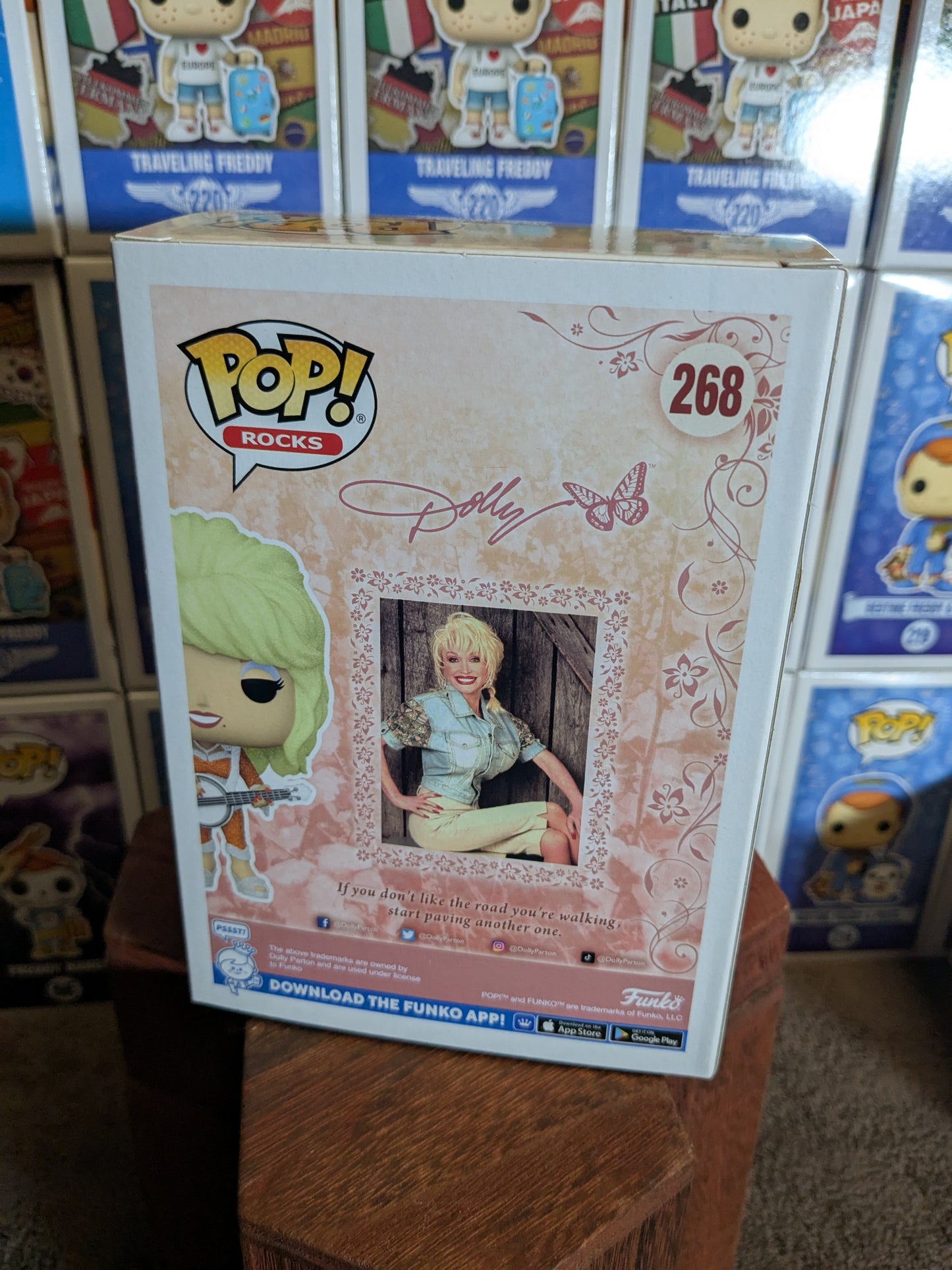 Funko pop 268 : Dolly Parton (Diamond) - CapyToys