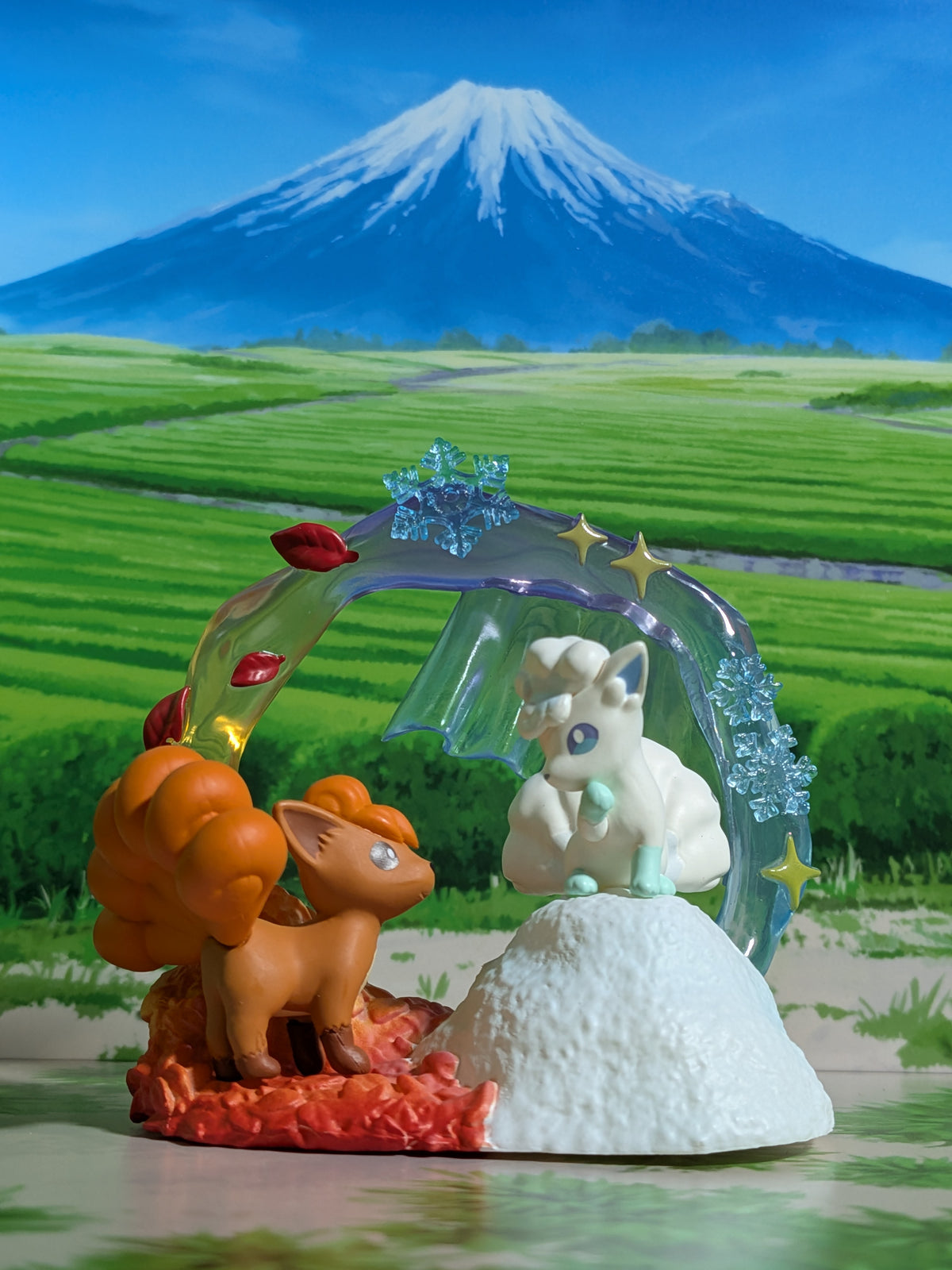 Re-Ment Pokémon Circular Diorama Collection 2 - Goupix & Goupix d'Alola | Vulpix & Alolan Vulpix (~10cm)