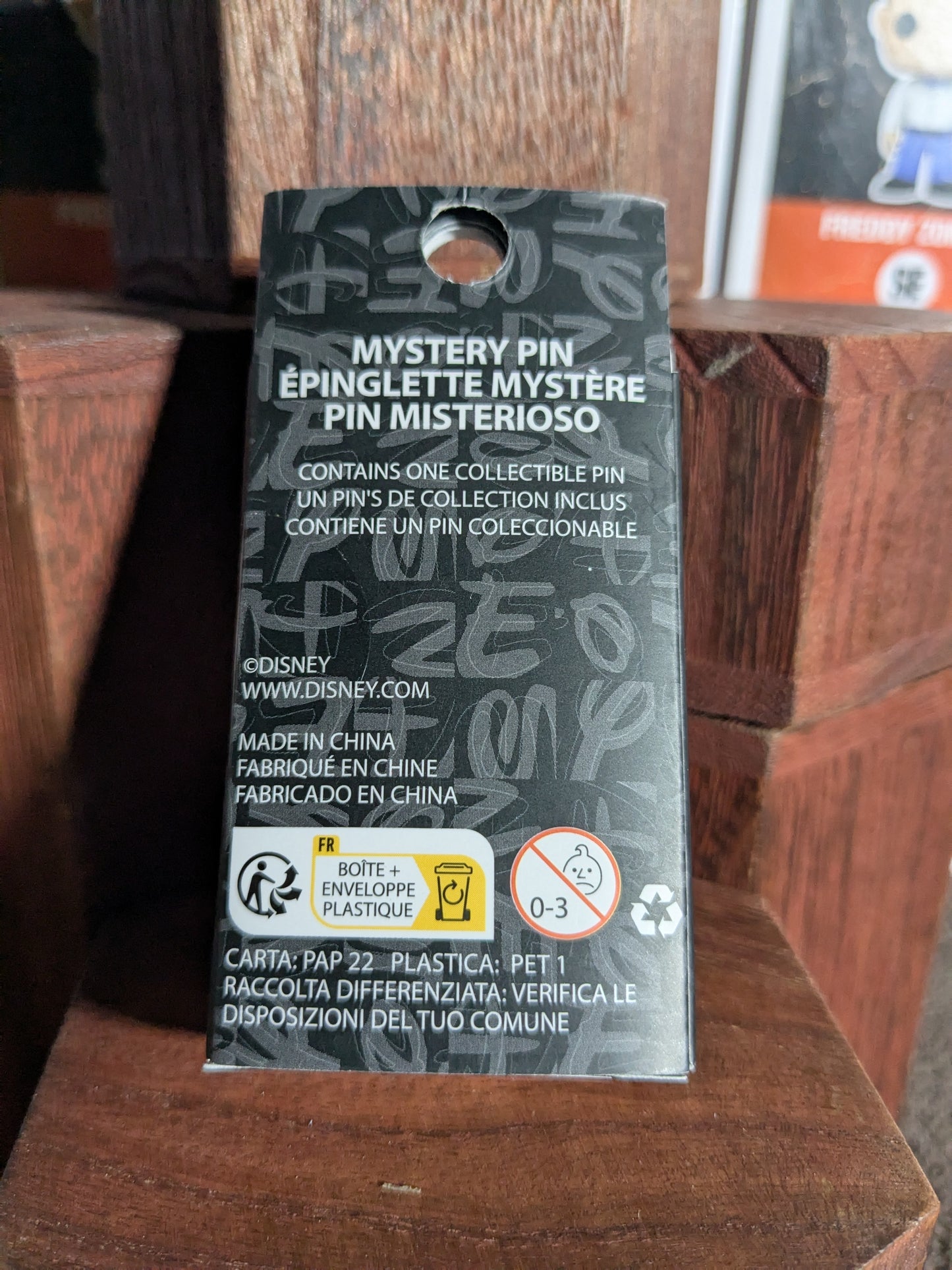 Loungefly : Disney Mystery Pin Box