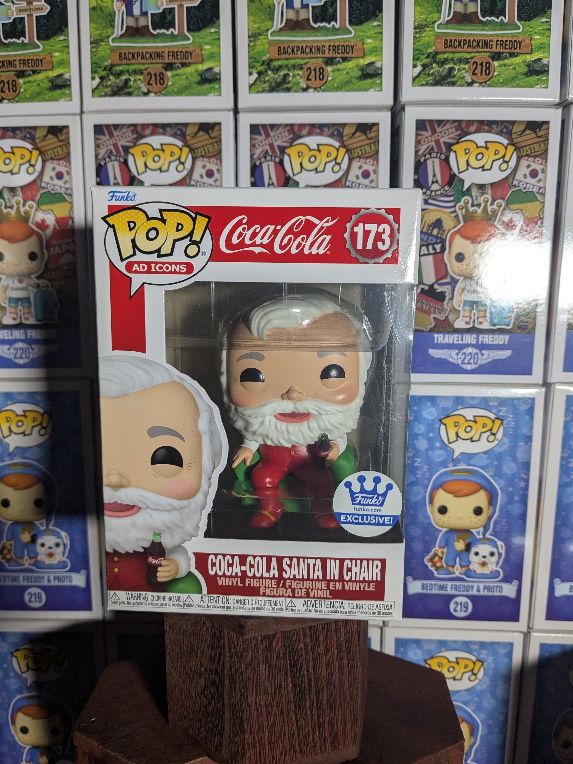 Funko pop 173 : Coca-Cola Santa in Chair 🎅🏼 - CapyToys