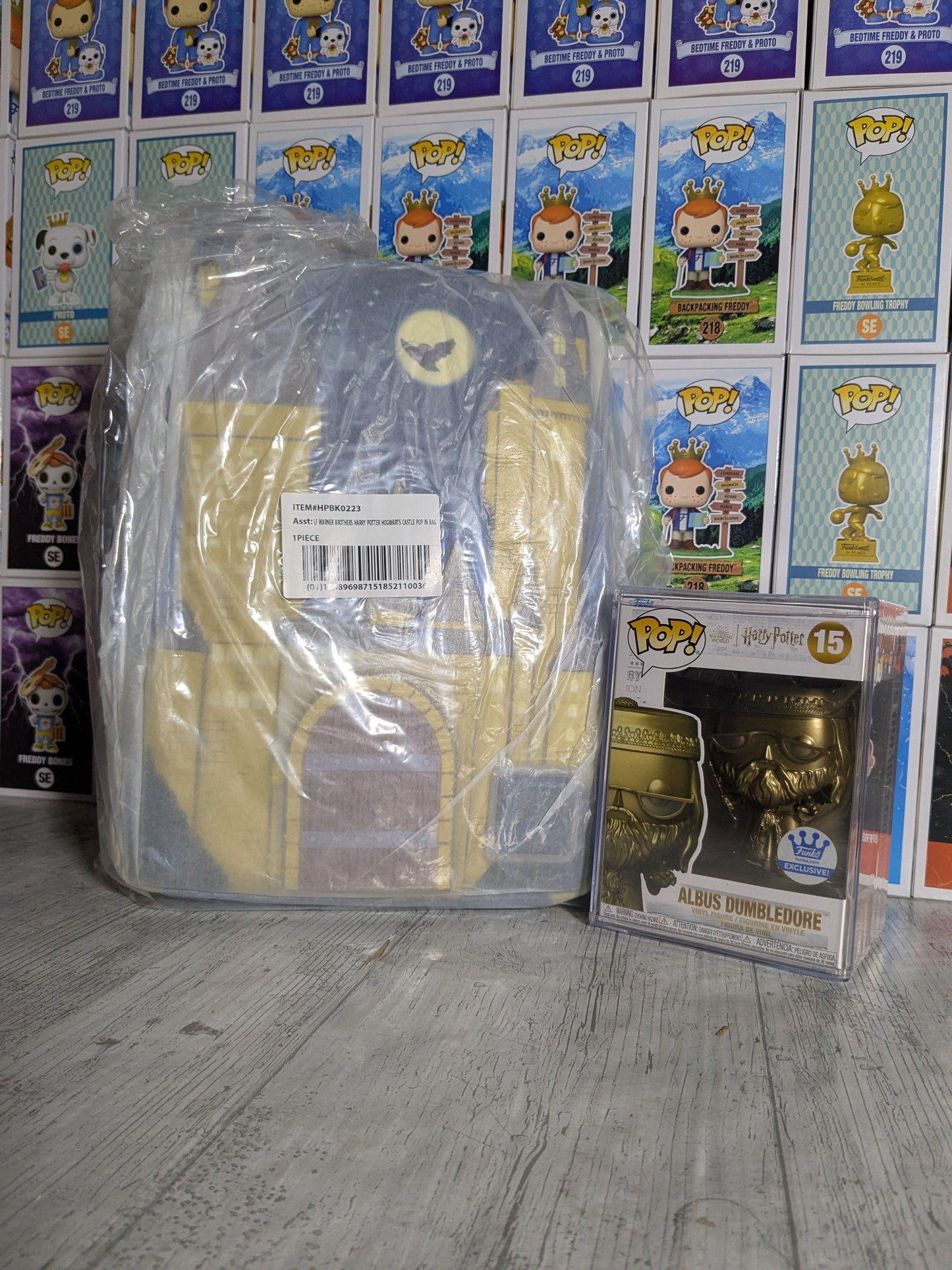 Loungefly - Harry Potter Hogwarts Castle Mini Backpack & Funko pop 15 : Albus Dumbledore (Golden) 🪄