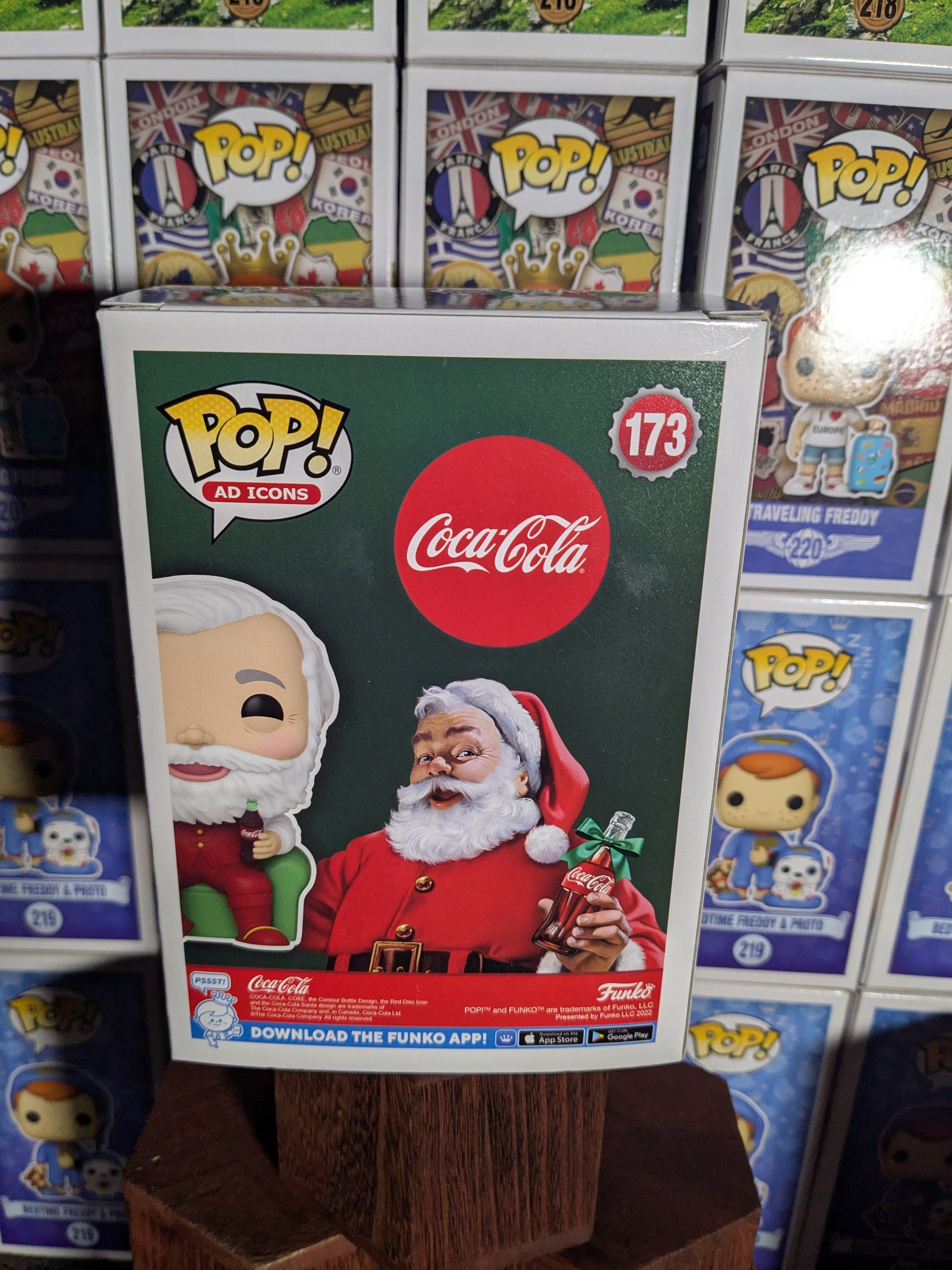 Funko pop 173 : Coca-Cola Santa in Chair 🎅🏼 - CapyToys