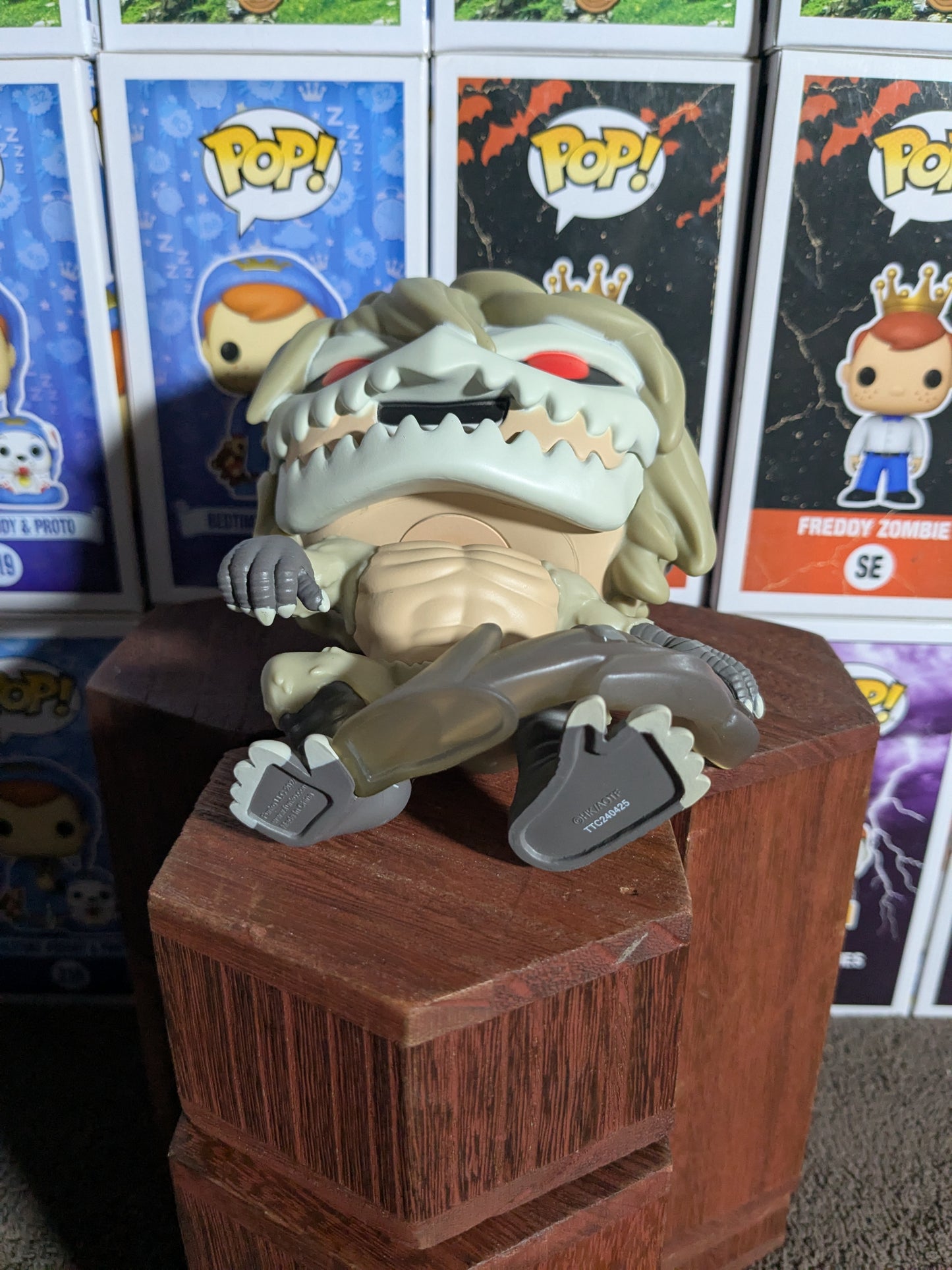 Funko pop 1619 : Jaw Titan (Damaged Box / Opened)