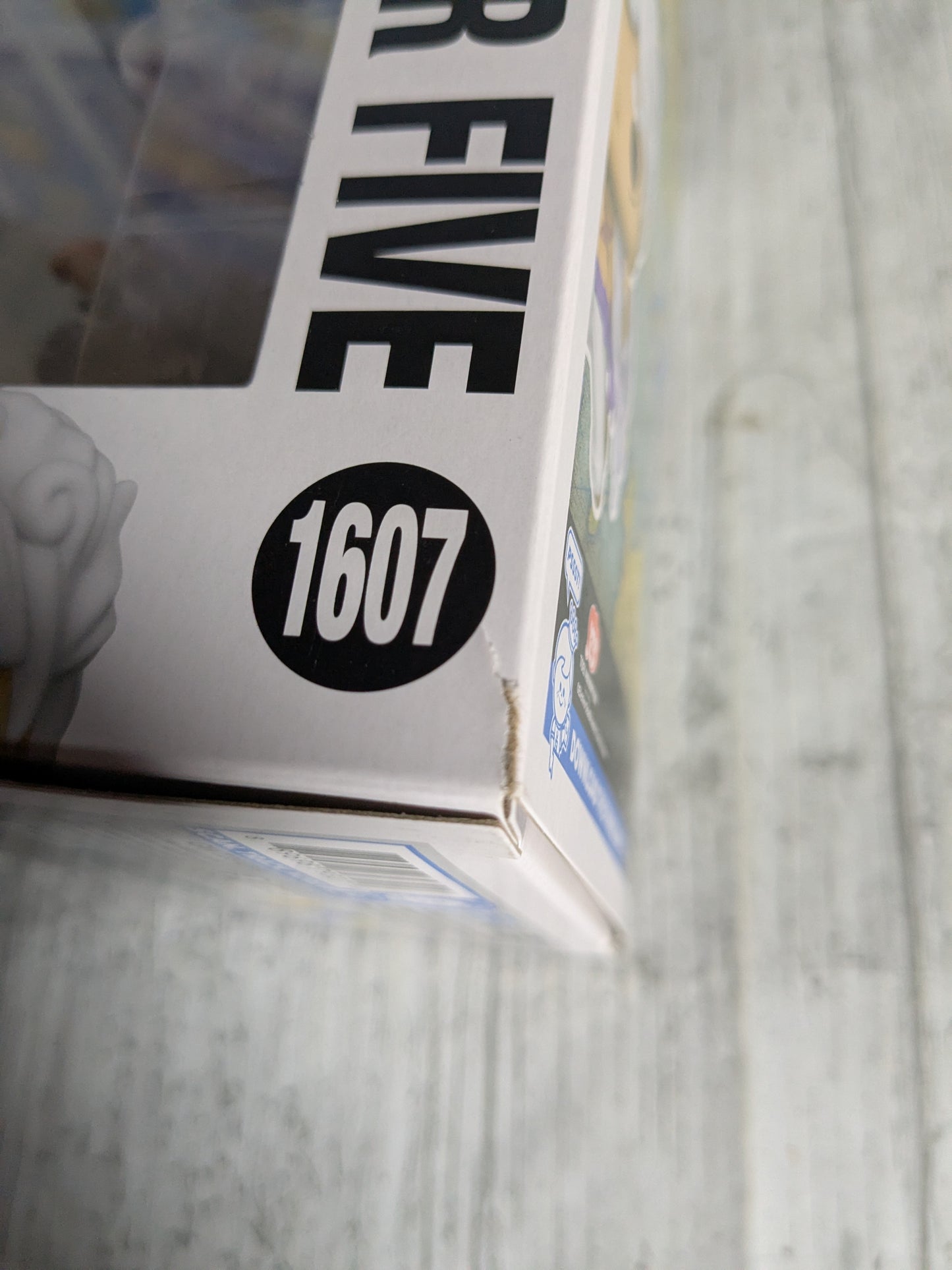 Funko pop 1607 : Luffy Gear Five (Chase / Damaged Box)