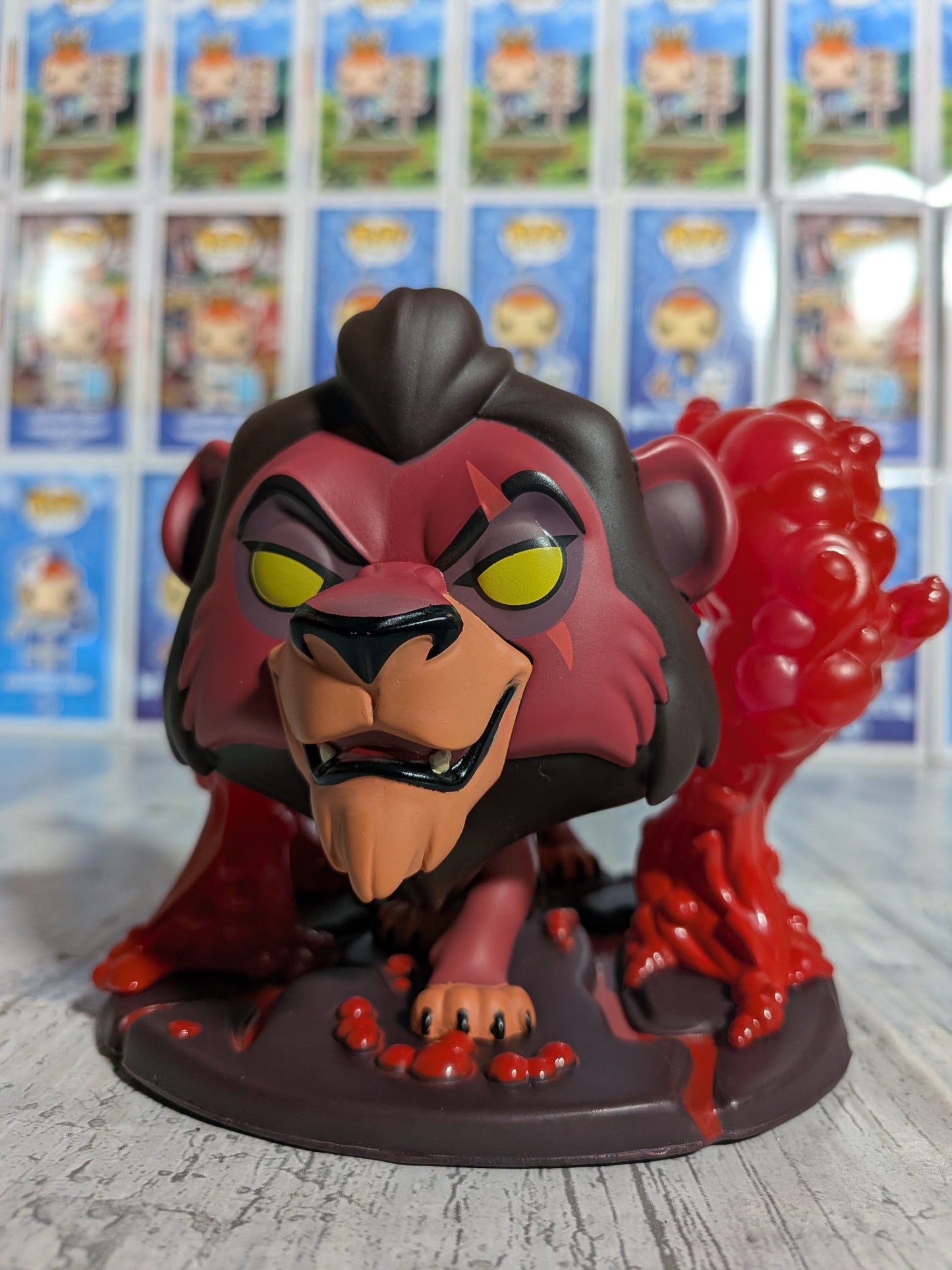 Funko Pop Disney Der König der Löwen #544 - Scar mit Flammen (Chase / Zerstörte Box / Plastik)