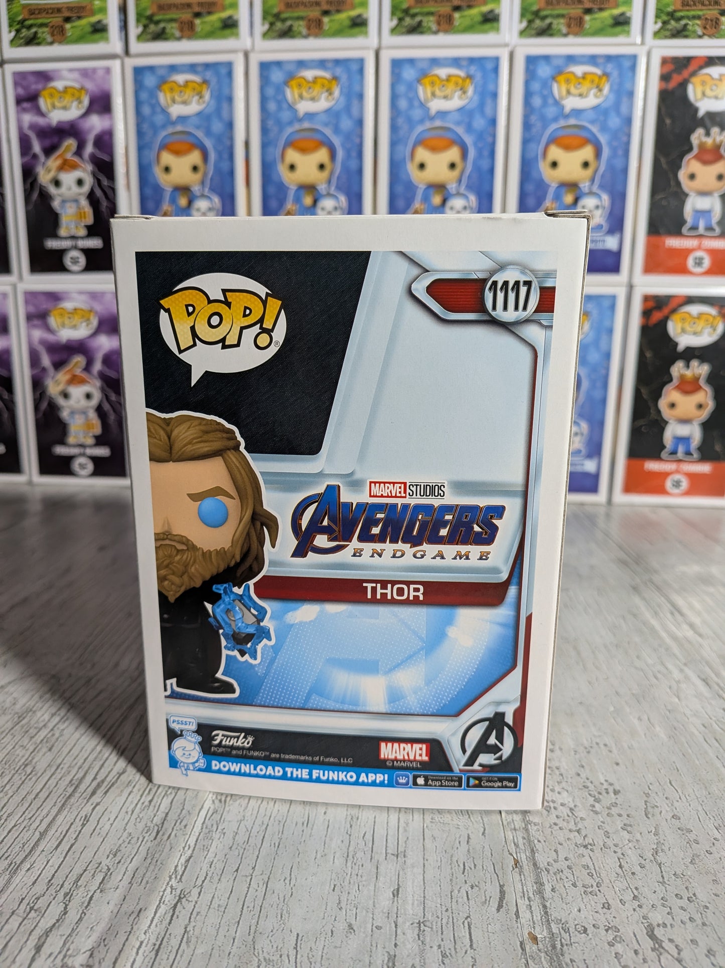 Funko Pop Marvel Studios Avengers Endgame #1117 – Thor (CCE/Glow/Geöffnet/Beschädigter Kunststoff)