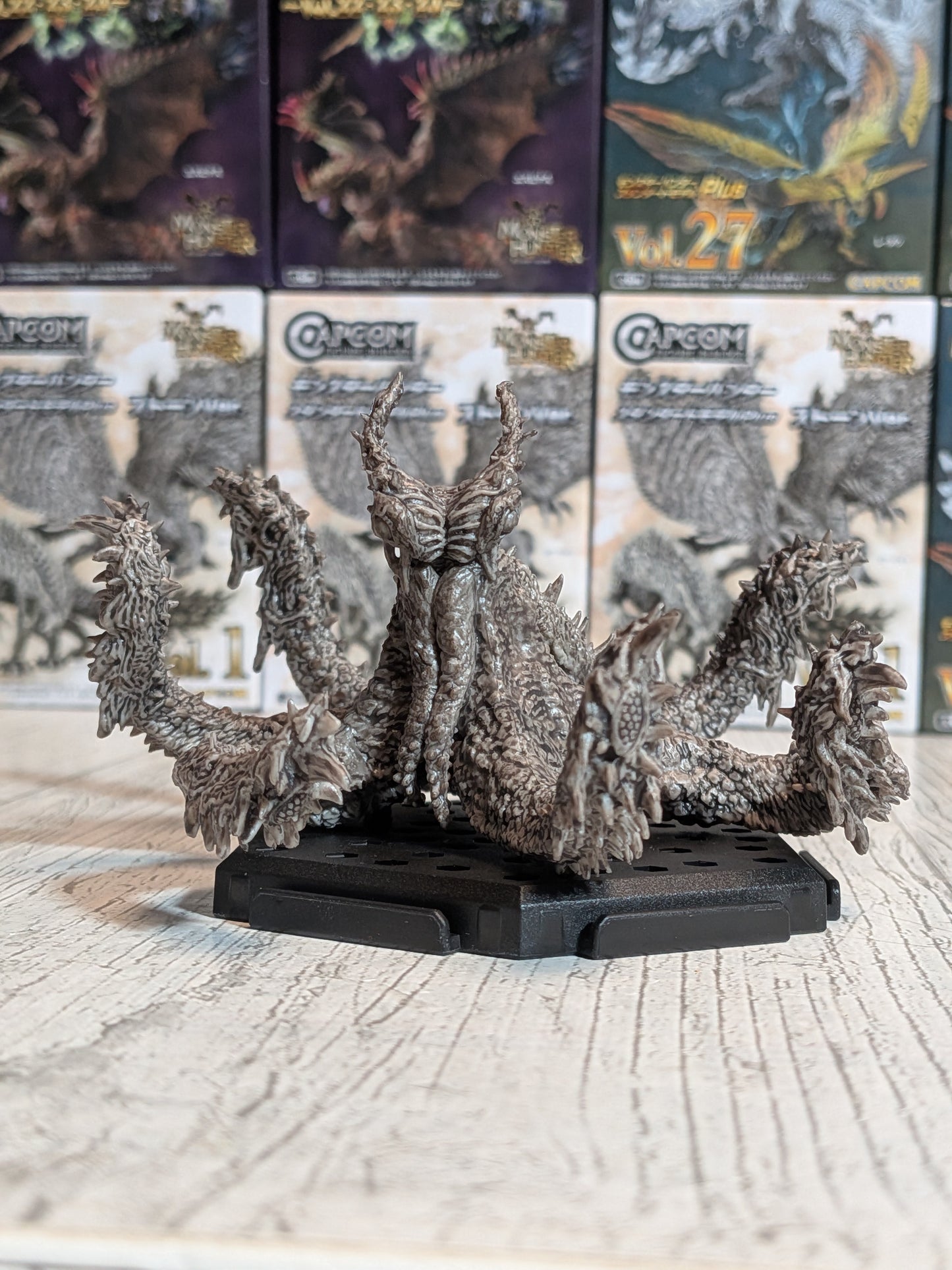 Capcom Figure Builder - CFB Vol. 29 - Monster Hunter Wilds - Nu Udra (Stone Version) - (~12cm)