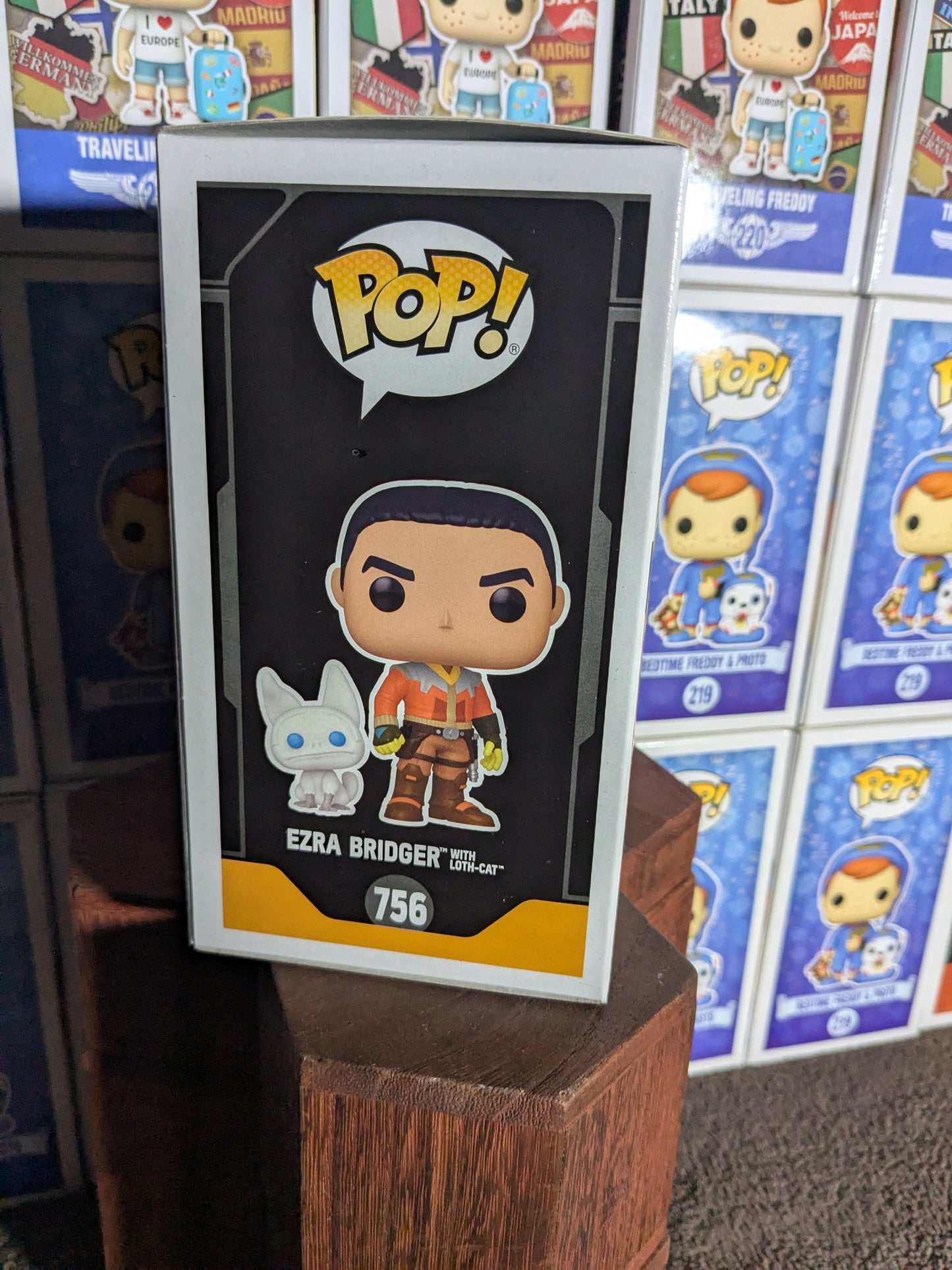 Funko pop 756 : Ezra Bridger with Loth-Cat - CapyToys