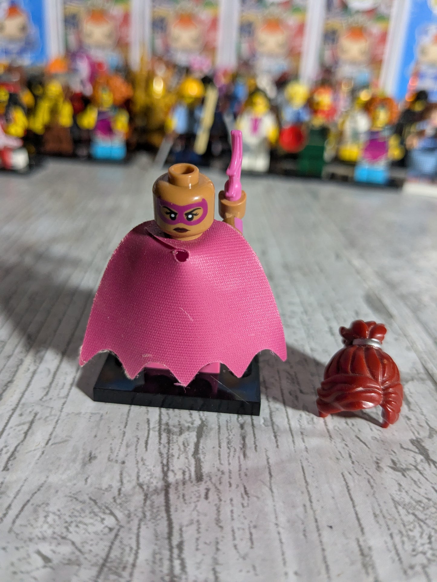 LEGO Minifigures : Pink Power Batgirl