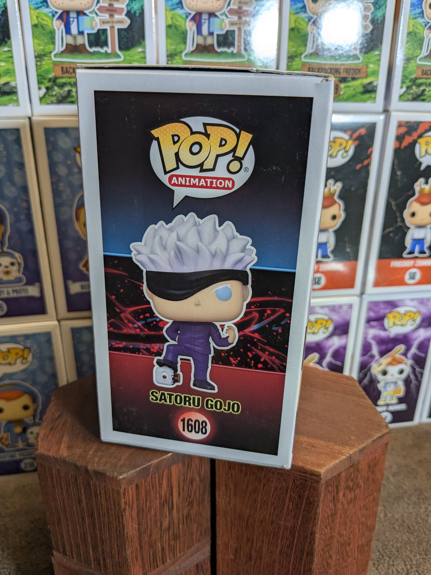 Funko pop 1608 : Satoru Gojo with Jogo's Head (SC2024)(Damaged Box/ Opened)