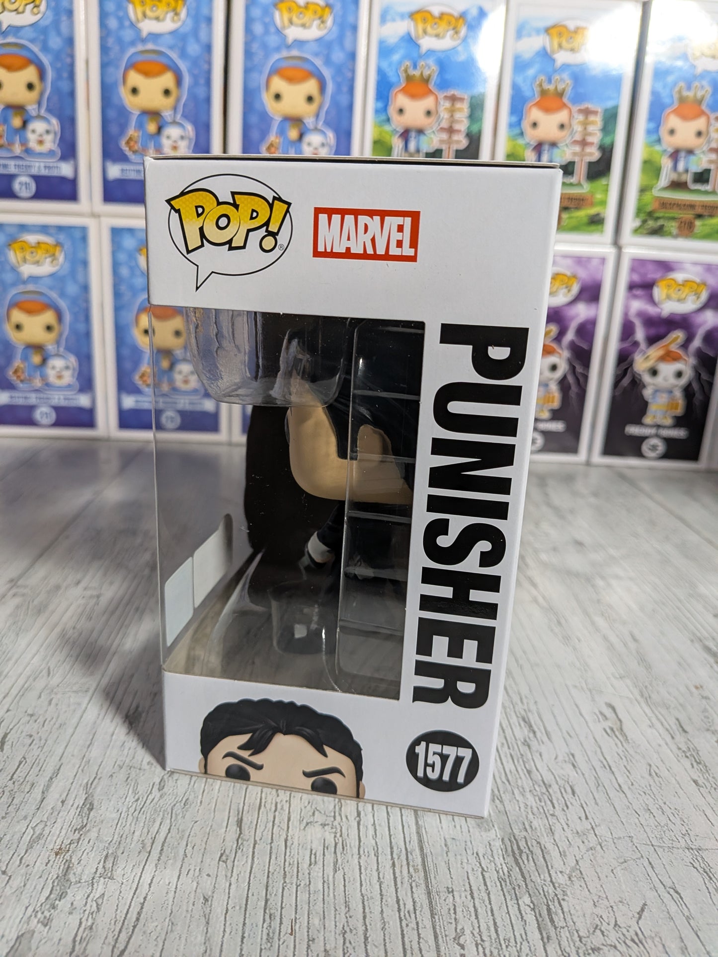 Funko Pop Marvel #1577 – Punisher mit Schwert (ECCC2026/beschädigte Box)