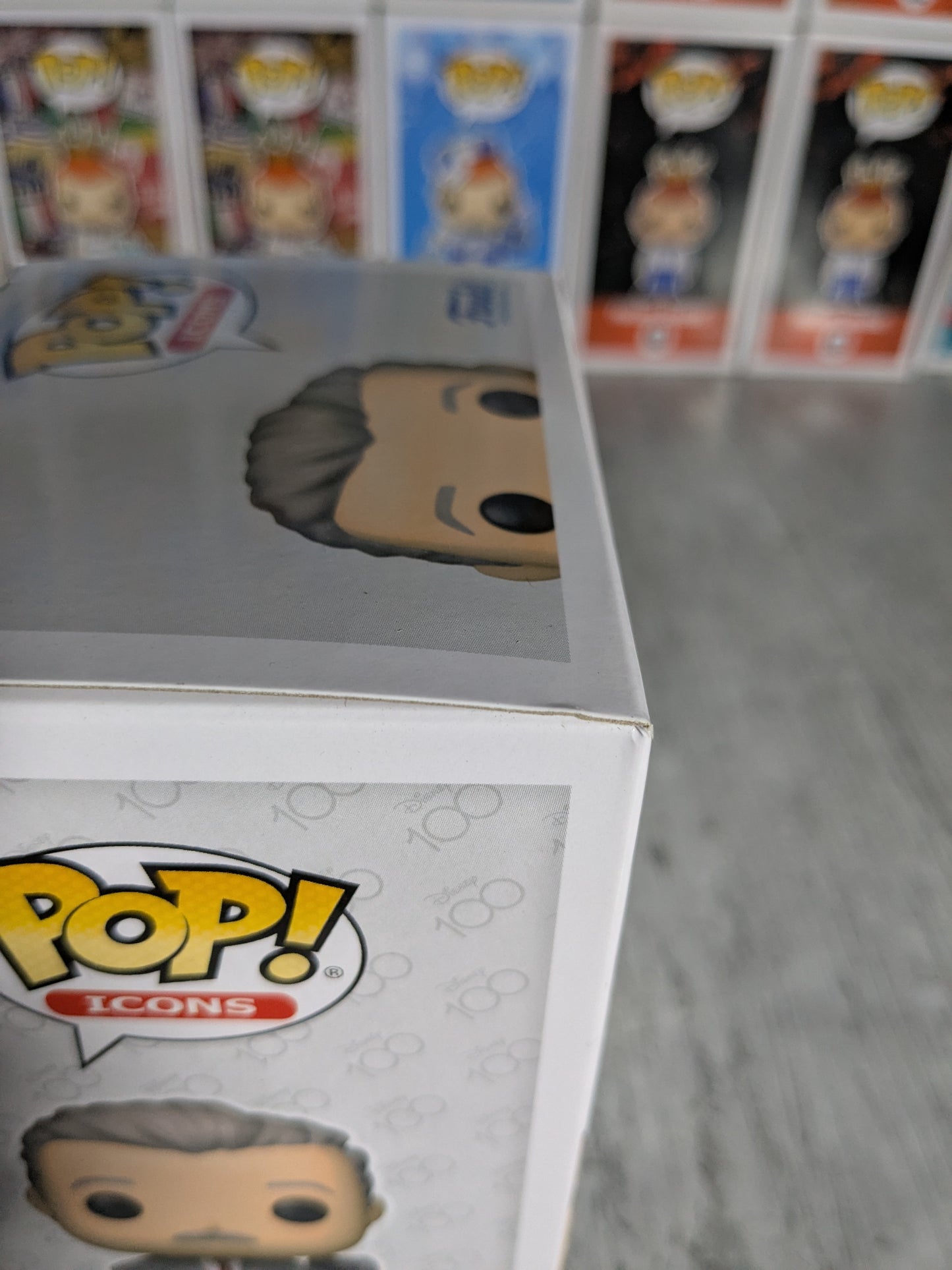 Funko pop 77 : Walt Disney with Camera