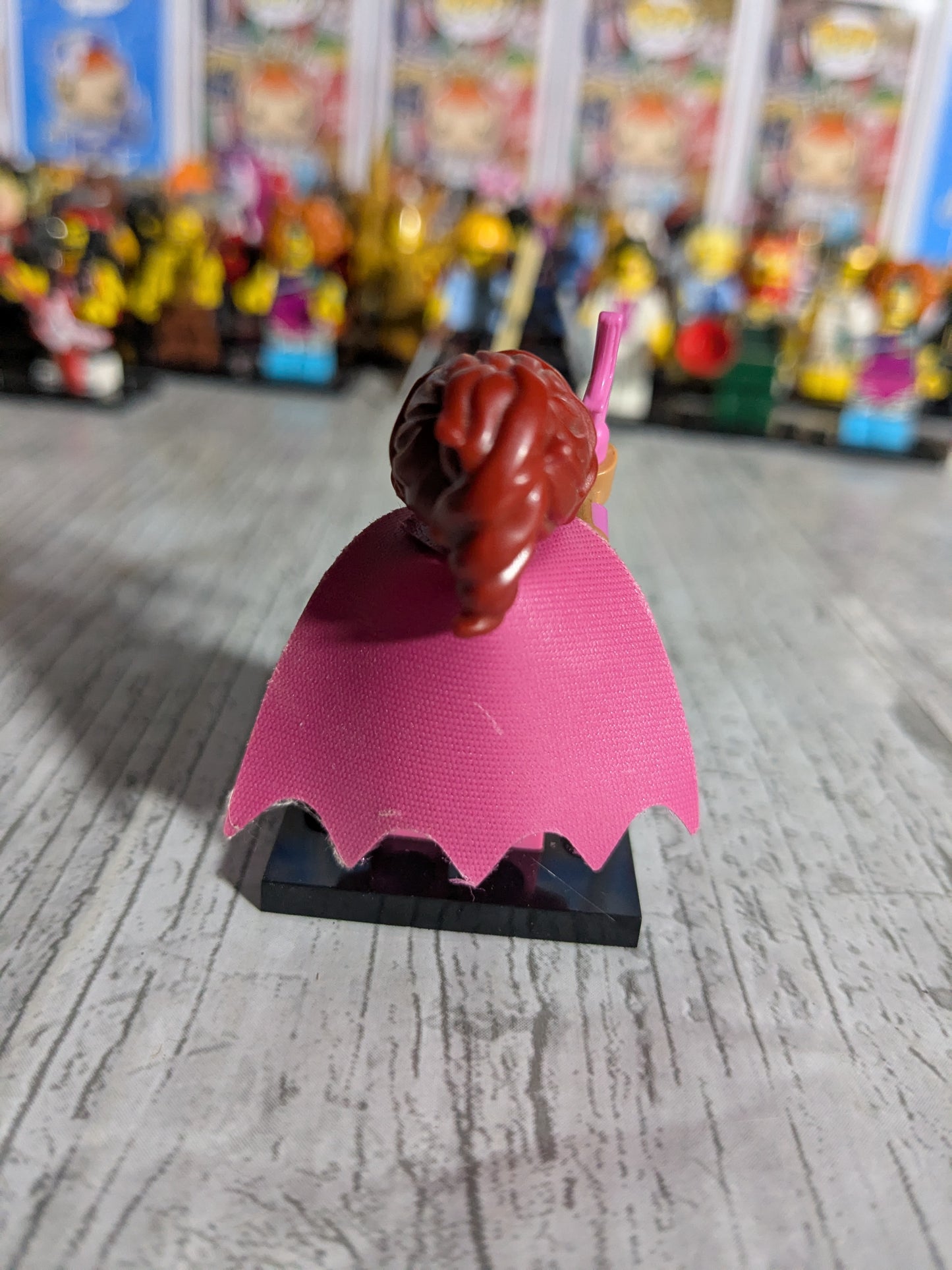 LEGO Minifigures : Pink Power Batgirl