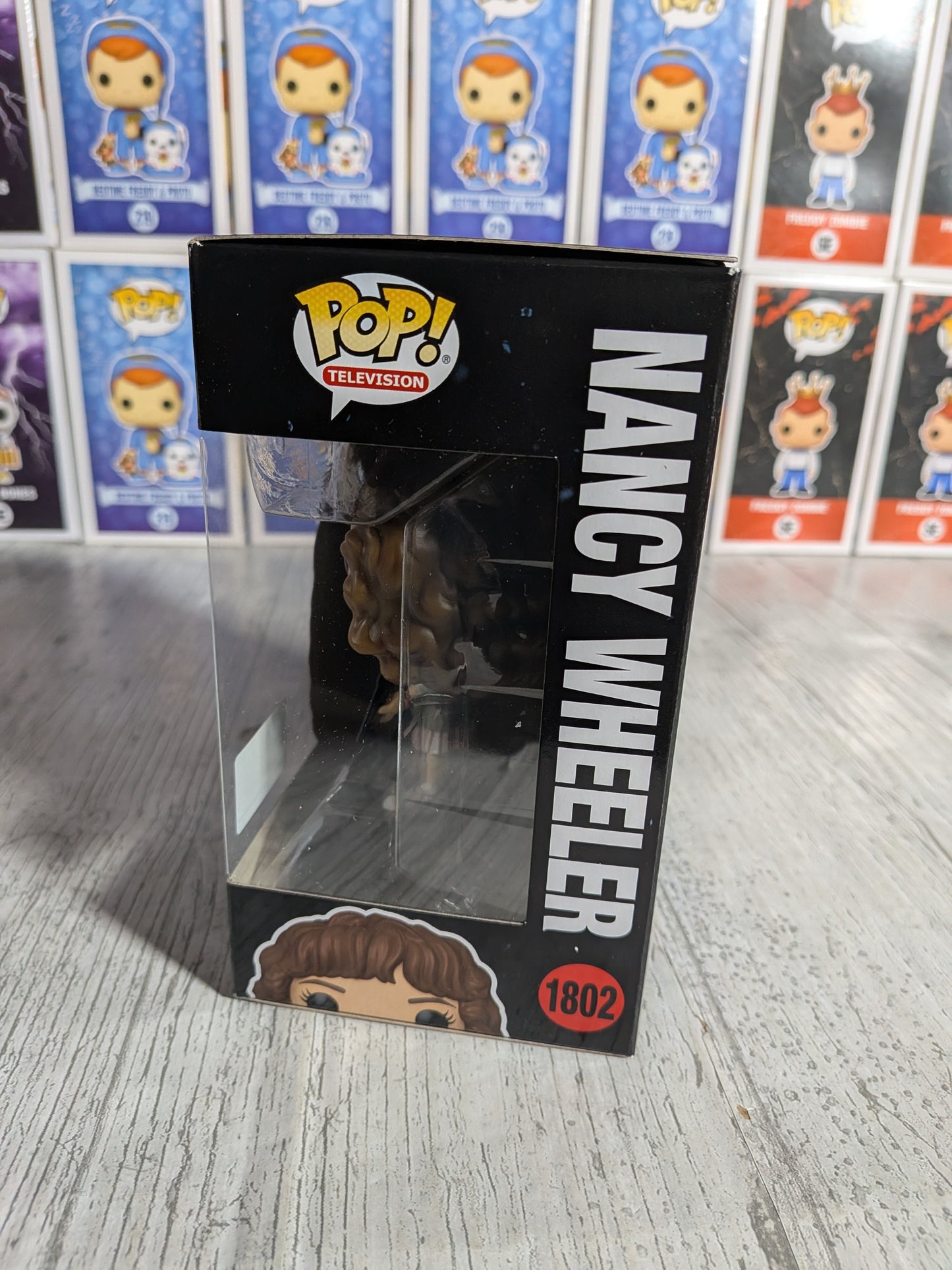 Funko Pop Stranger Things #1802 - Nancy Wheeler (mit Schrotflinte)
