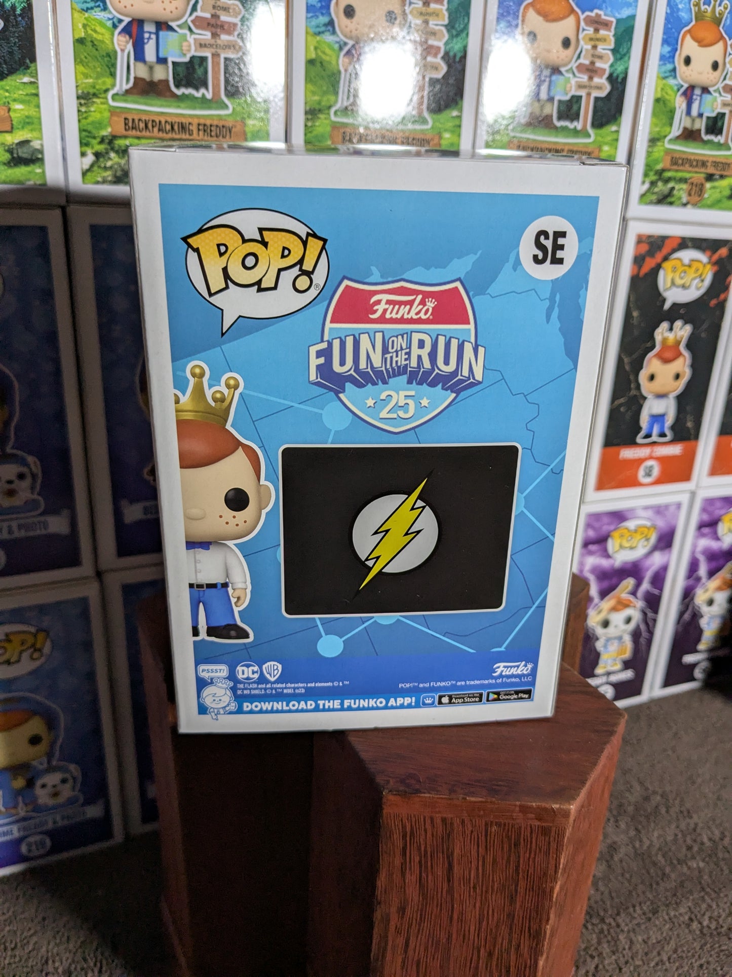 Funko pop SE : Freddy Funko as The Flash Bundle