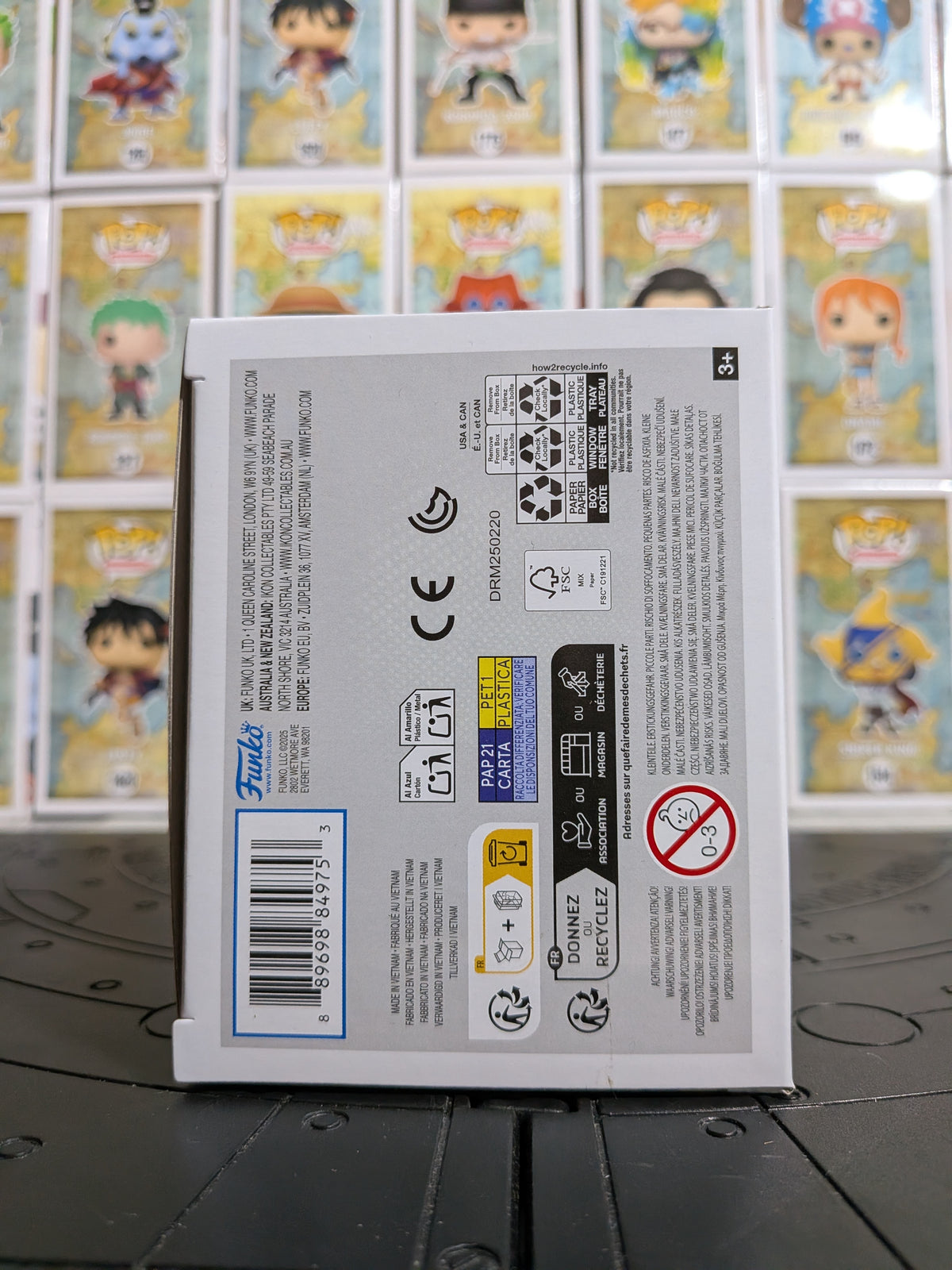 Funko Pop! One Piece #1894 - Trafalgar Law (Glow in the Dark/Special Edition)