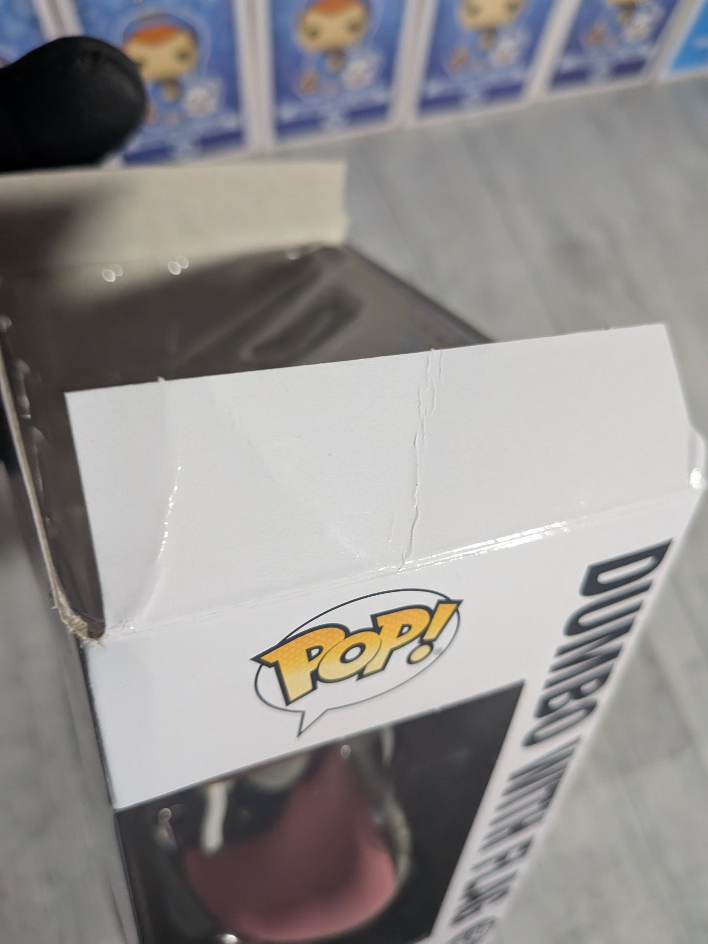 Funko Pop Disney #1535 - Dumbo mit Fahne (Geöffnet/Beschädigte Verpackung)