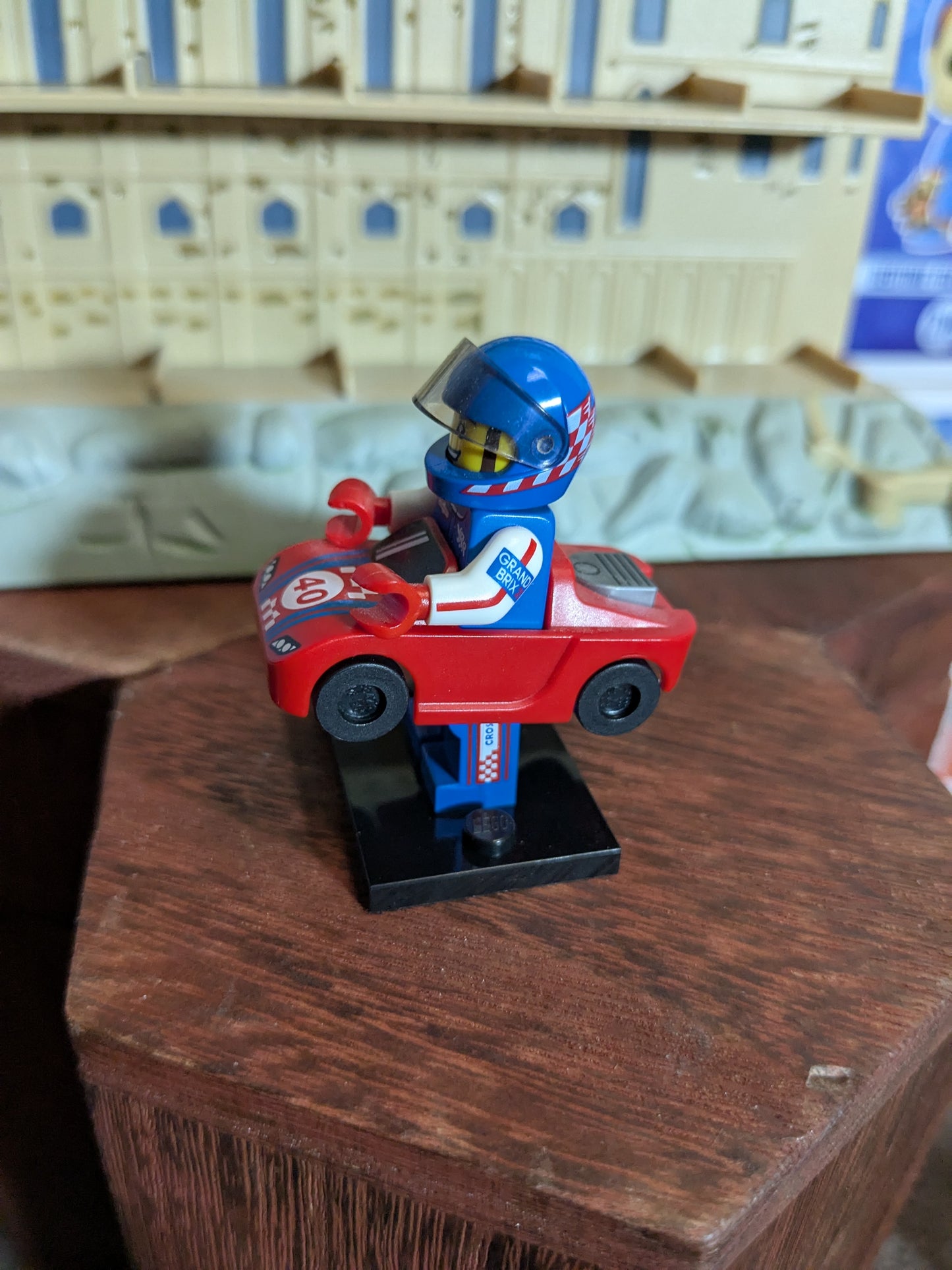 Lego Minifigures : Race Car Guy