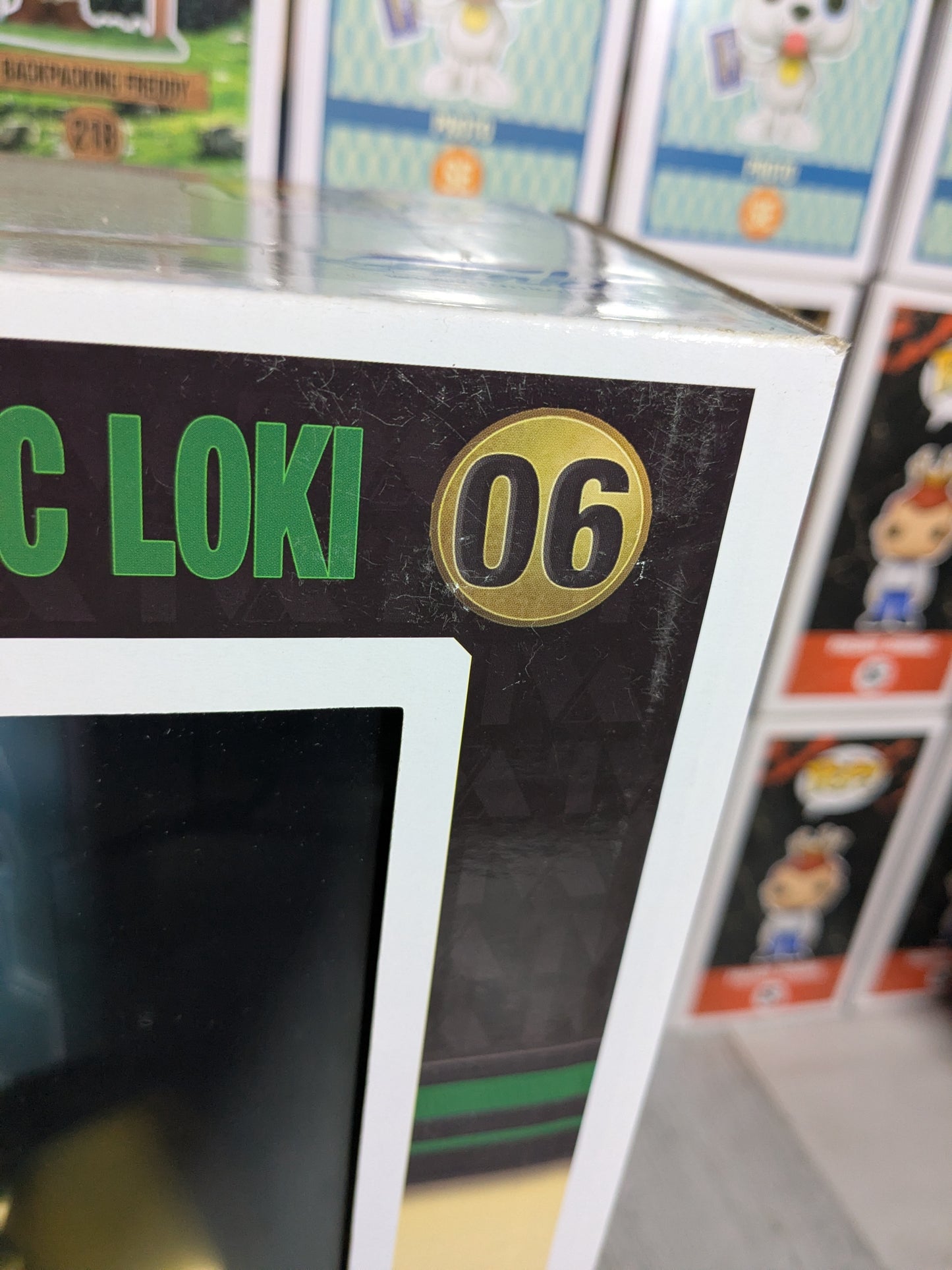 Funko pop Deluxe Marvel Studios Loki #06 - The Void (Damaged Box)