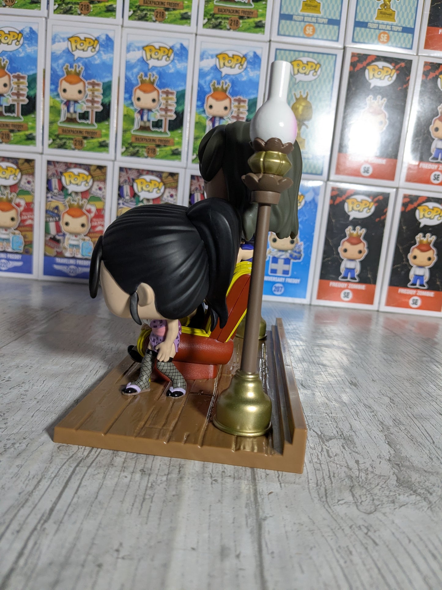 Funko pop Demon Slayer #1944 - Tengen with his Wives (SC2025/Opened/Damaged Box)