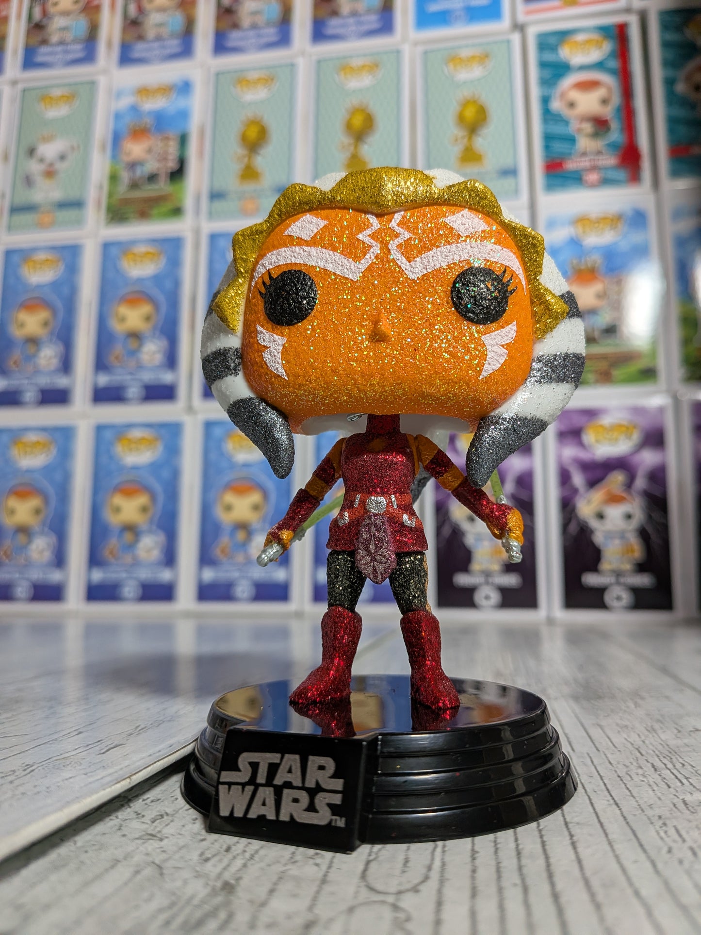 Funko Pop Star Wars #268 – Ahsoka Tano (Diamond/Geöffnet/Beschädigte Verpackung)