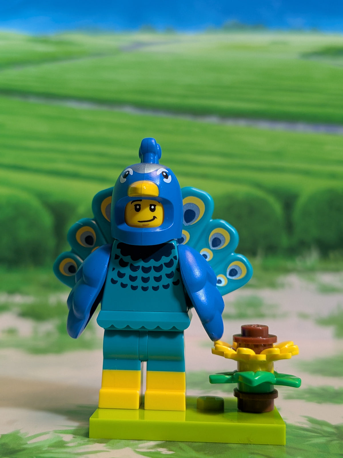 LEGO Minifigures - Peacock Costume Fan