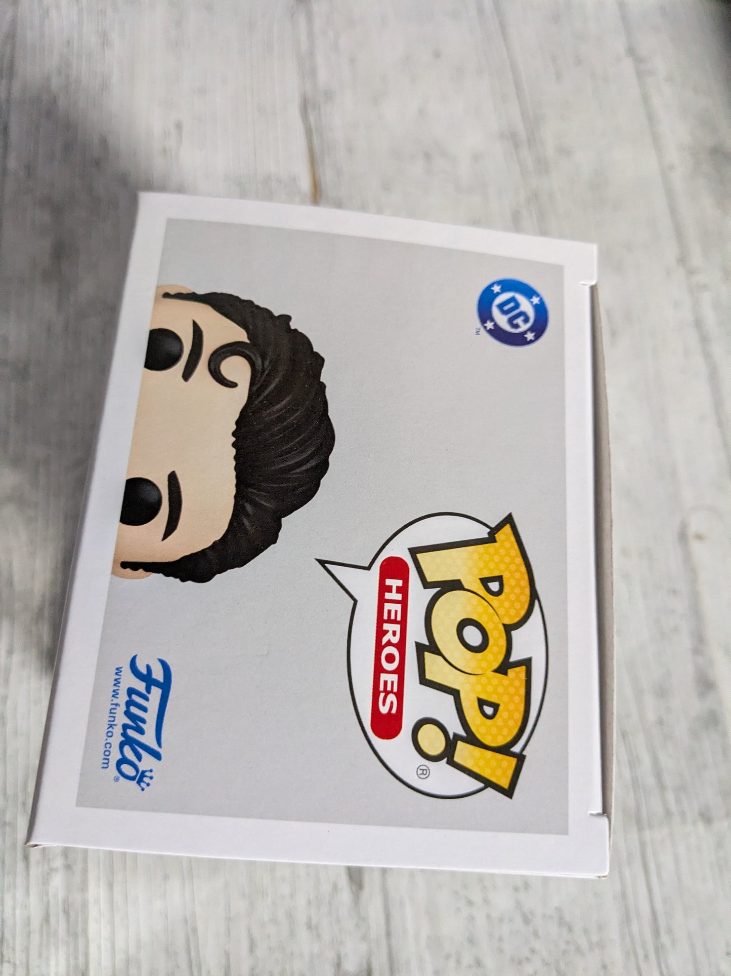 Funko pop Heroes #562 - Superman