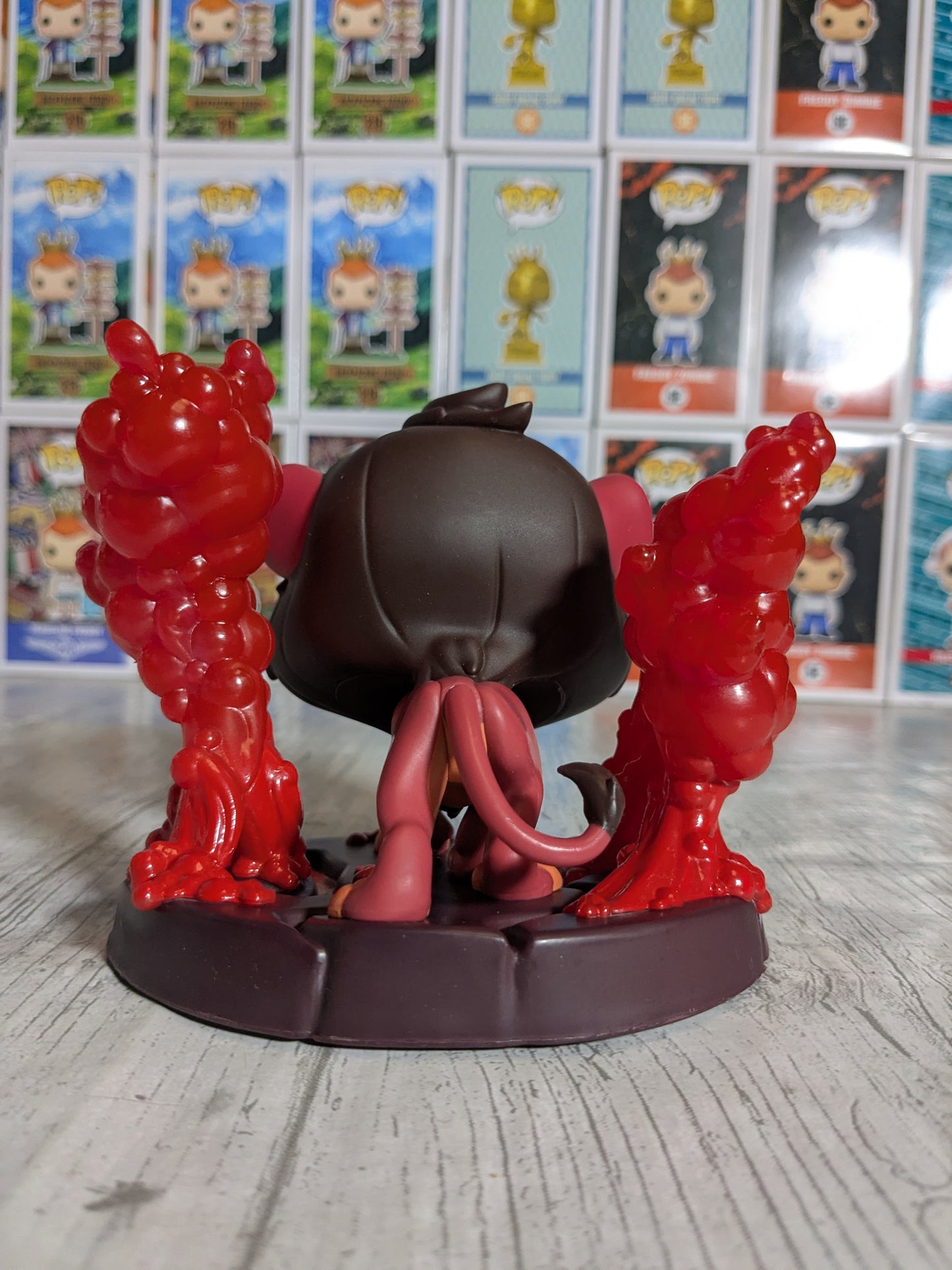 Funko pop 544 : Scar with Flames (Chase / Destroyed Box/ Plastic)