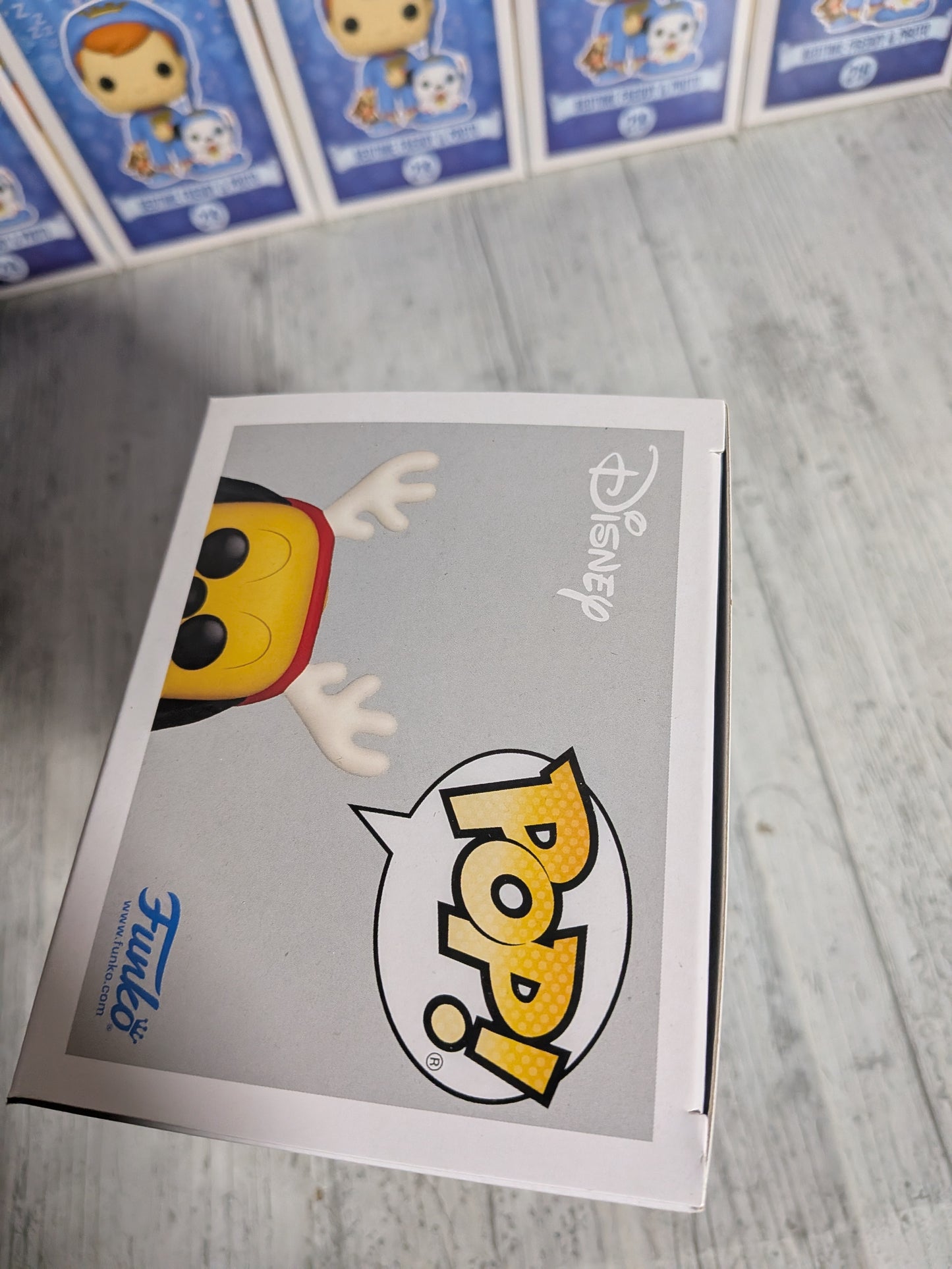 Funko pop Disney #1227 - Pluto (Flocked)
