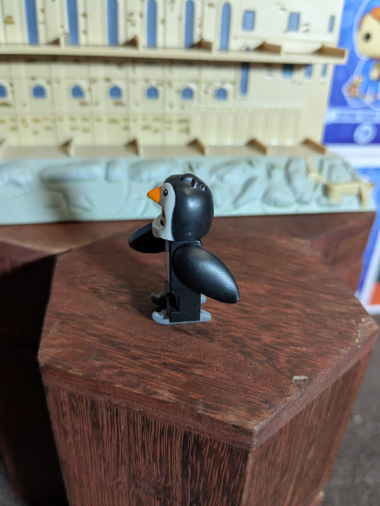 Lego Minifigures : Penguin Boy