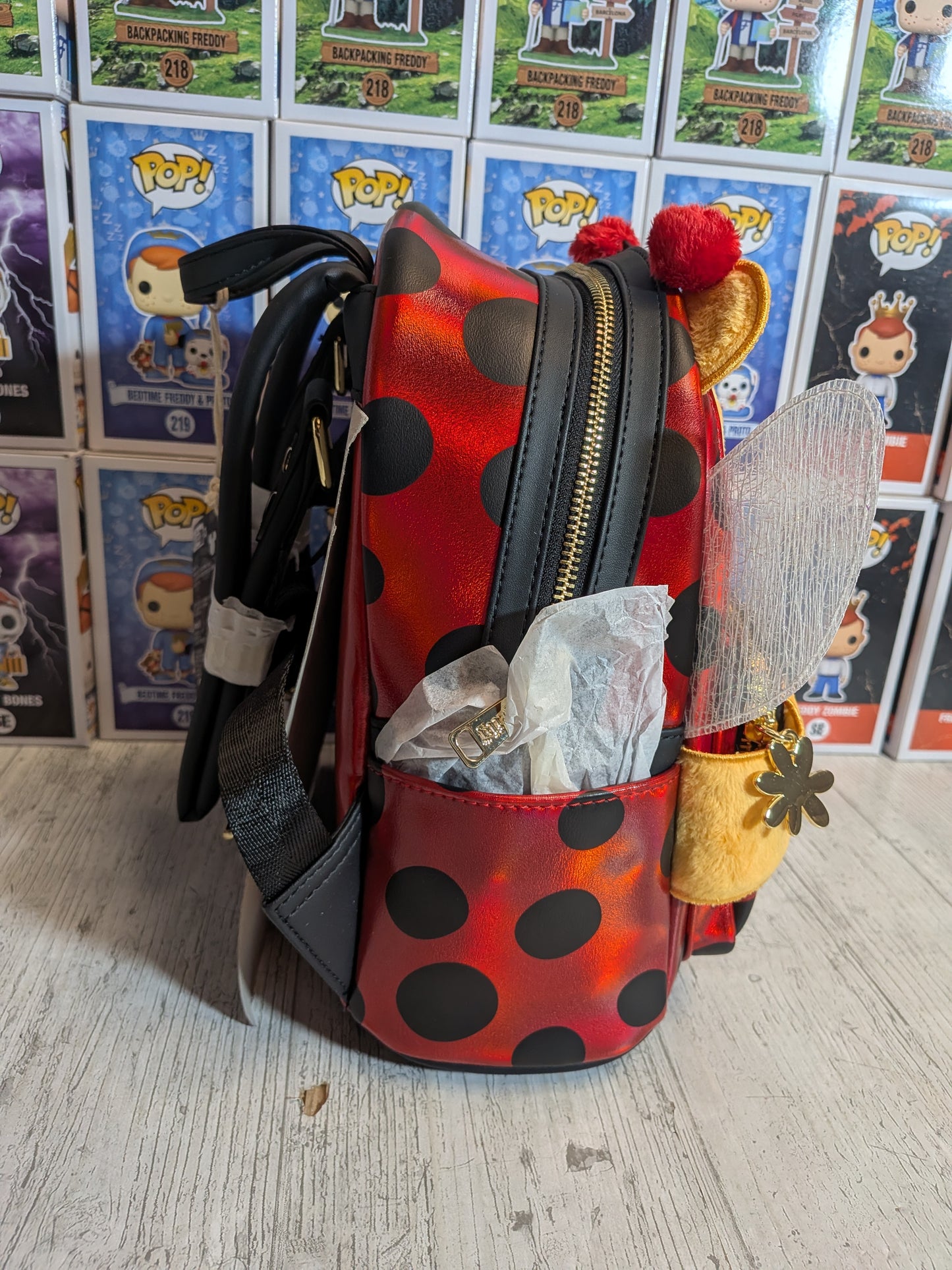 Loungefly Disney - Ladybug Pooh Cosplay Mini-Rucksack 🐞